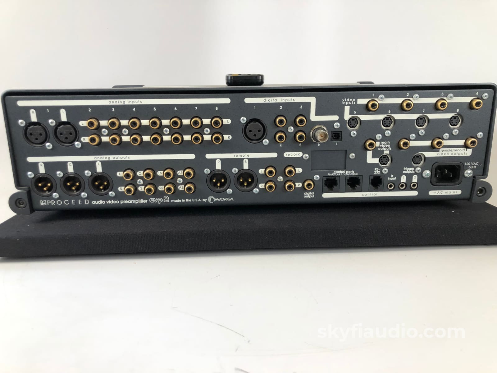 Proceed Avp2 Thx Surround Processor - From Mark Levinson Preamplifier