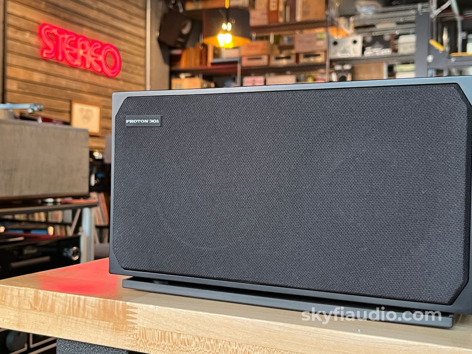 Proton 300 AM/FM Tabletop Radio - W/ 301 Remote Speaker - Tuner