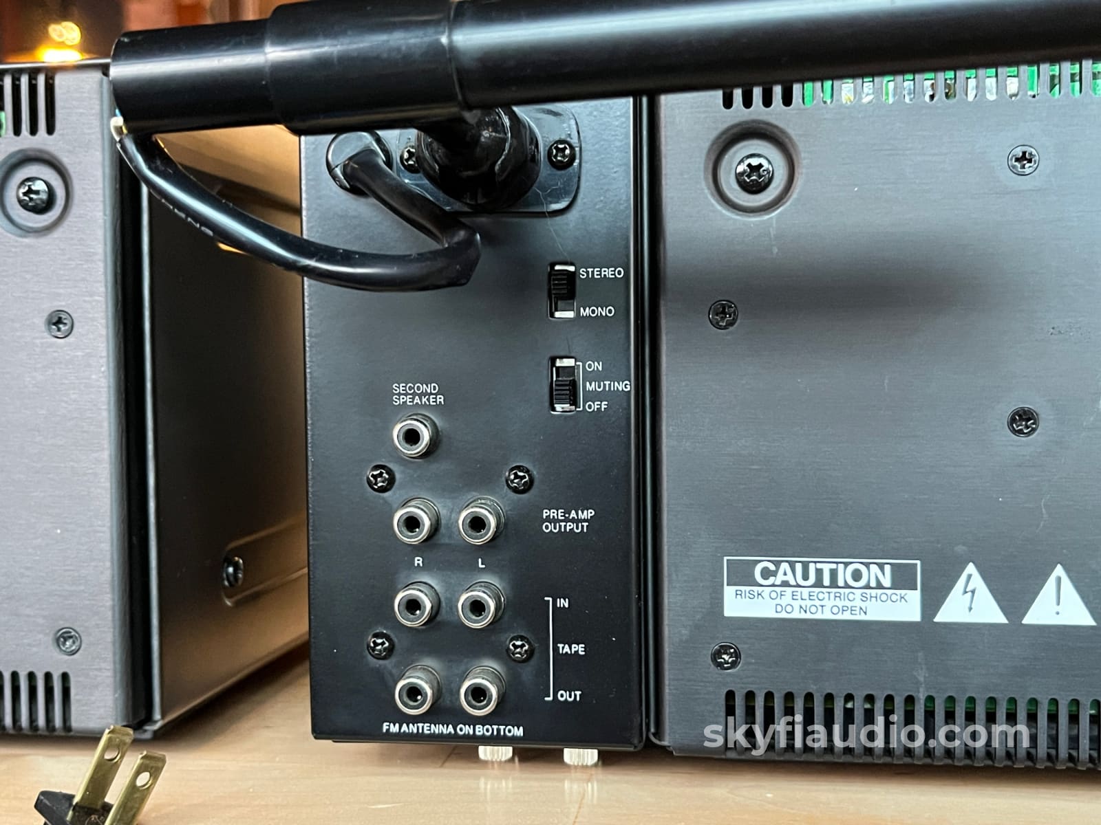 Proton 300 AM/FM Tabletop Radio - W/ 301 Remote Speaker - Tuner