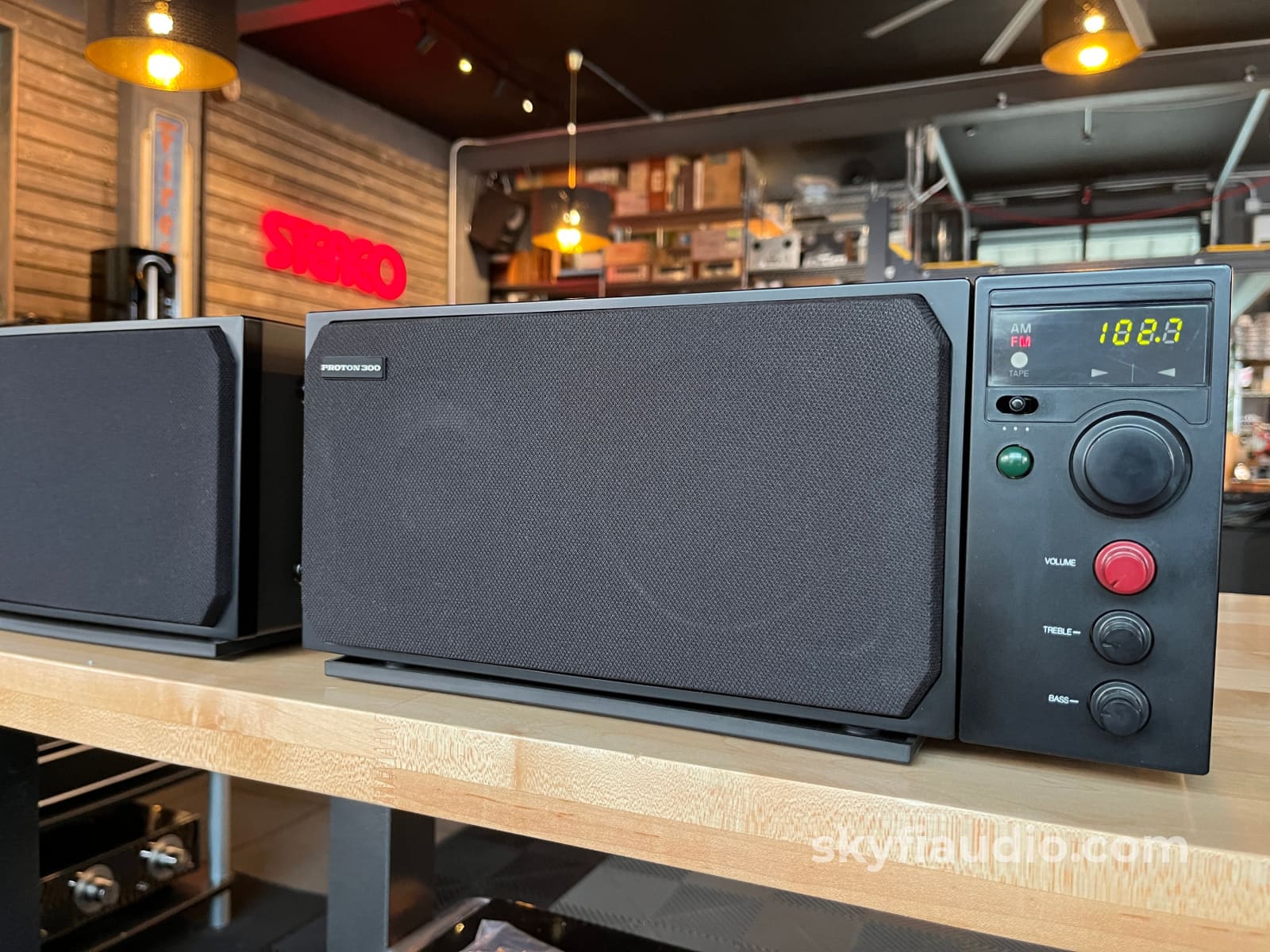 Proton 300 AM/FM Tabletop Radio - W/ 301 Remote Speaker - Tuner
