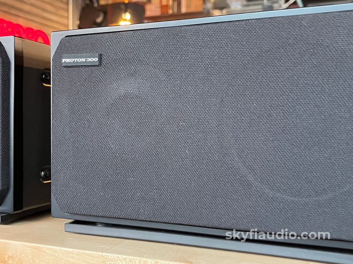 Proton 300 AM/FM Tabletop Radio - W/ 301 Remote Speaker - Tuner
