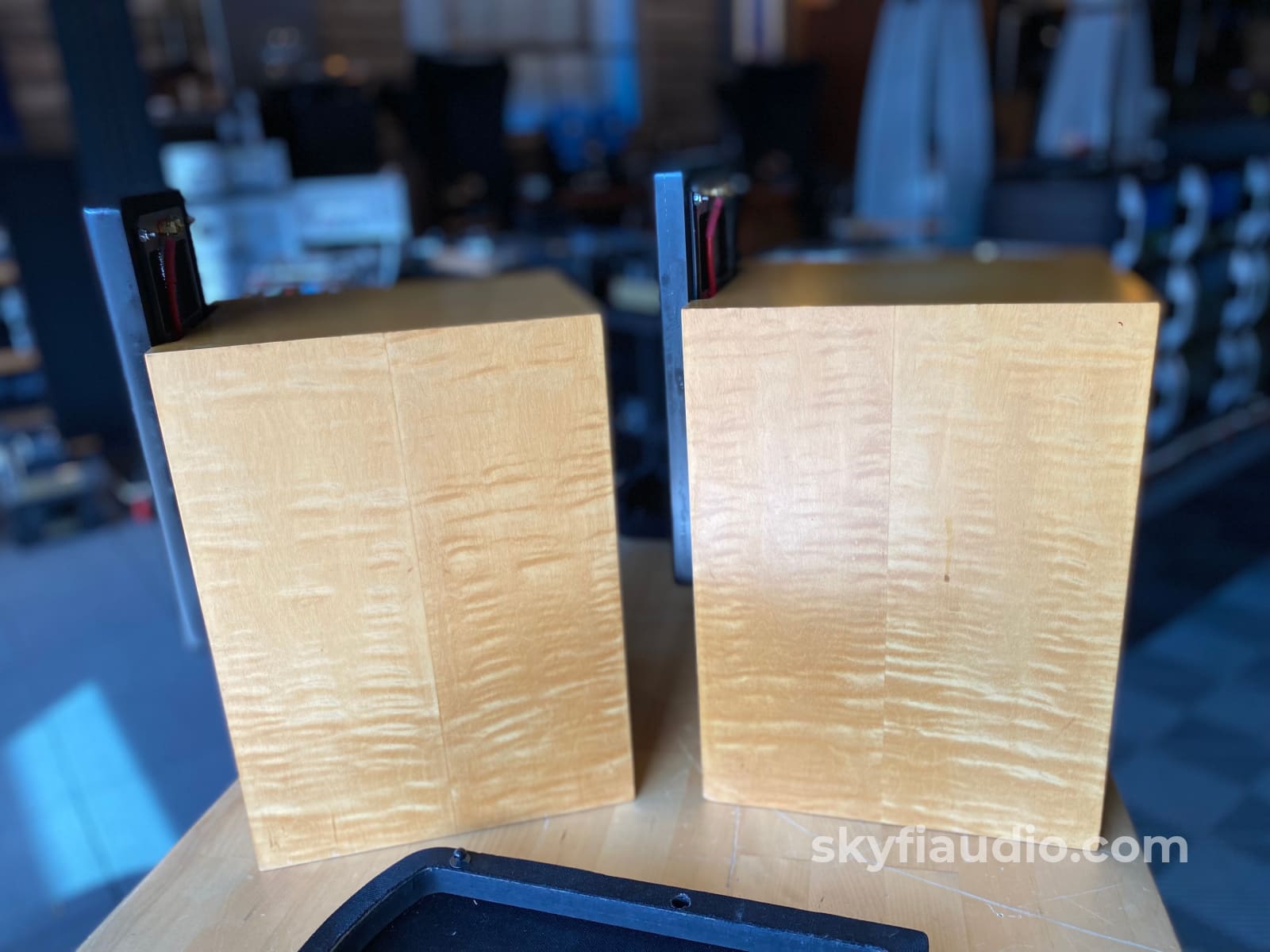 Red Rose Music R3 Ribbon Bookshelf Speakers