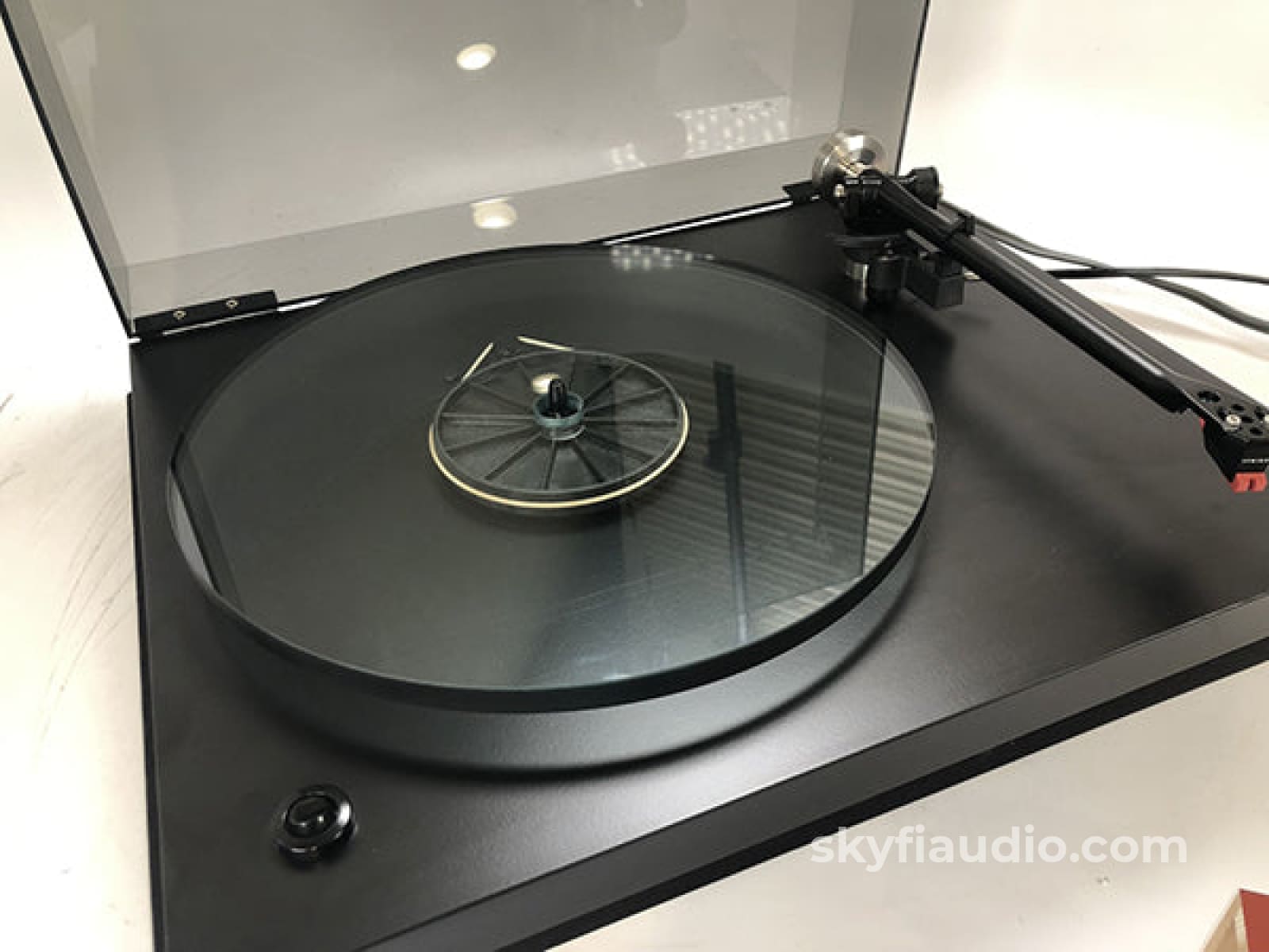 Rega Planar 3 (P3) Iconic Turntable With New Sumiko Cartridge