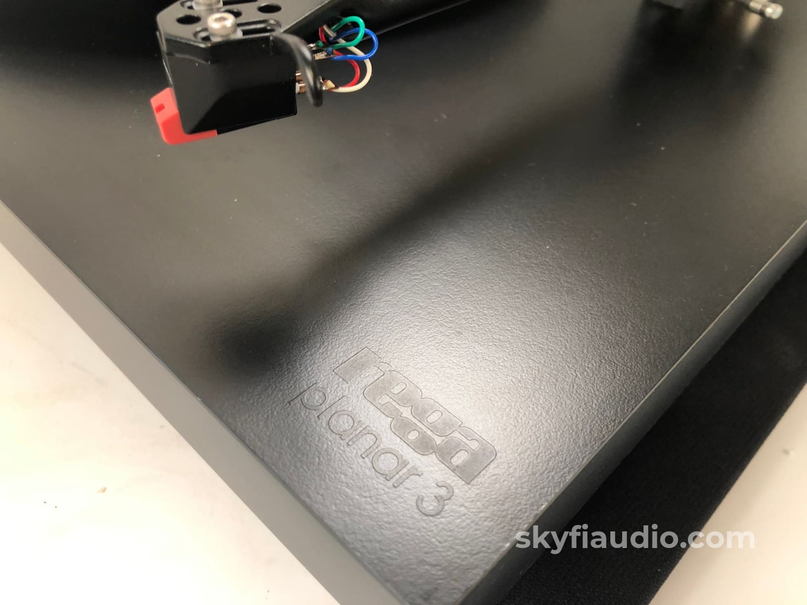 Rega Planar 3 (P3) Iconic Turntable With New Sumiko Cartridge
