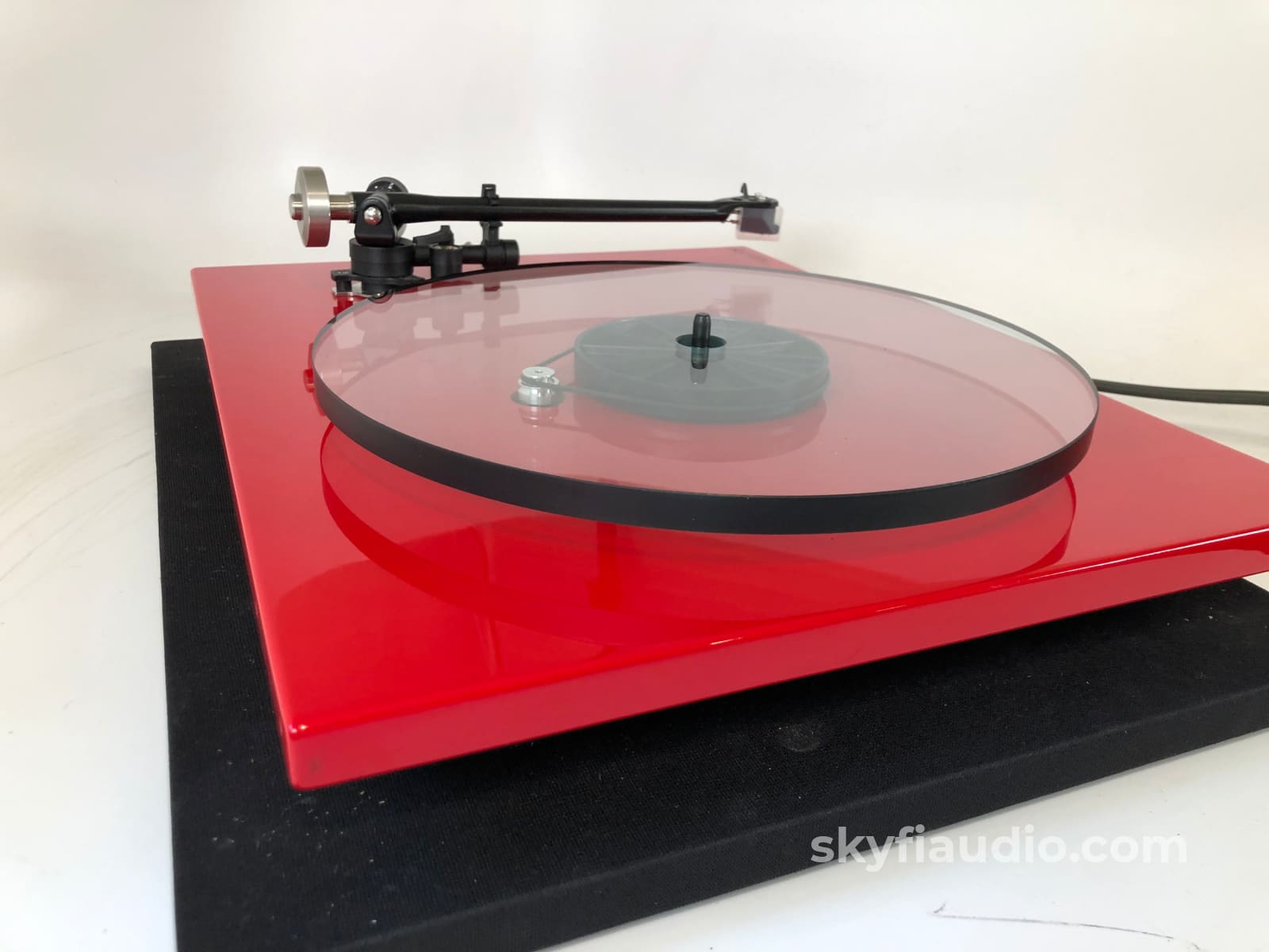 Rega Planar 3 (P3) Turntable With New Sumiko Amethyst Cartridge