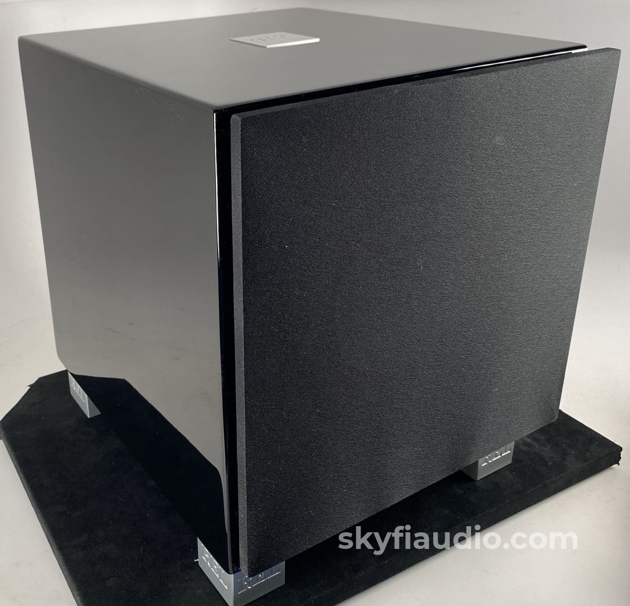 Rel Acoustics T/7I Powered Subwoofer 200W Class A/B Design Amplifier 8 Driver Speakers