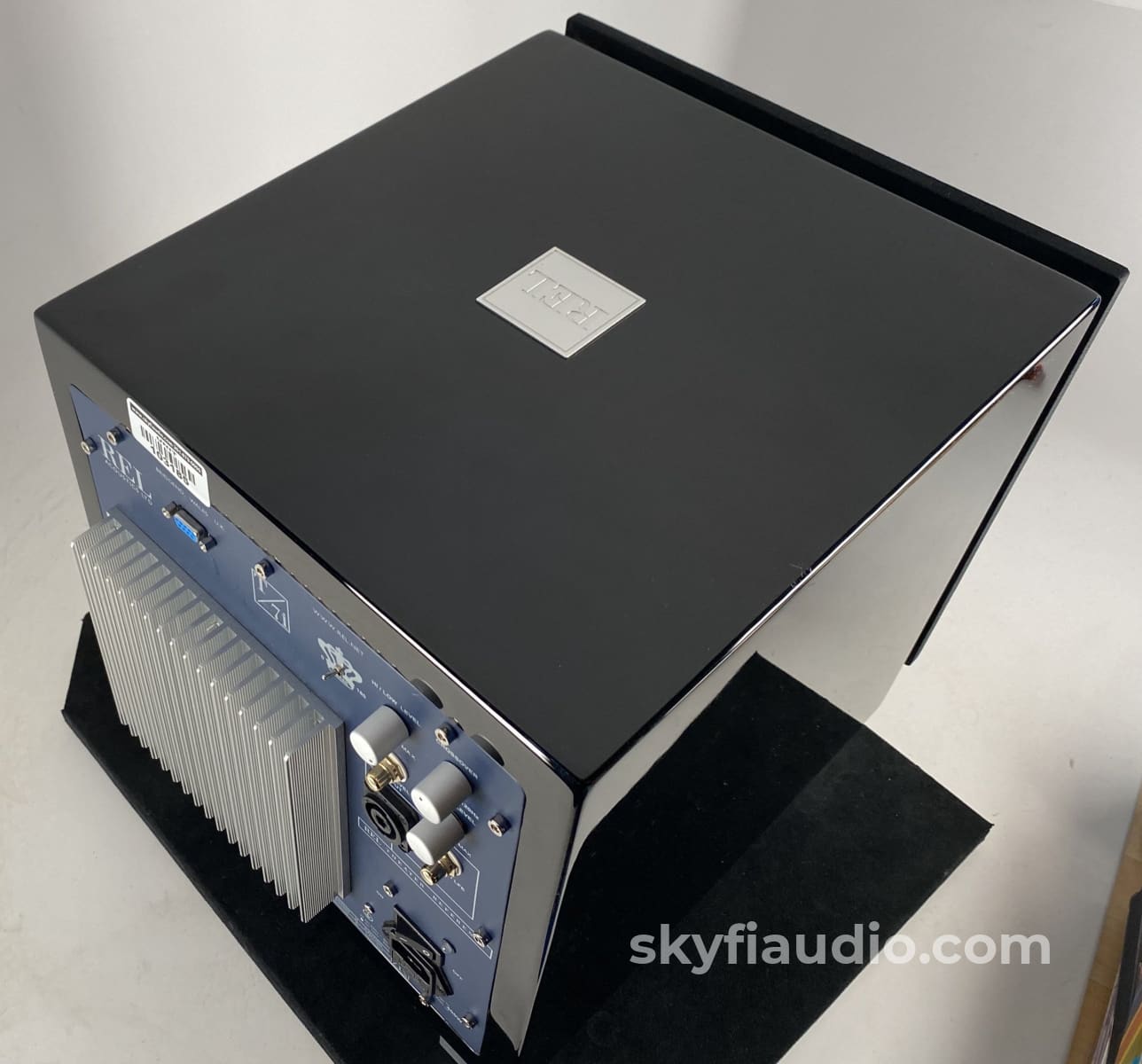 Rel Acoustics T/7I Powered Subwoofer 200W Class A/B Design Amplifier 8 Driver Speakers