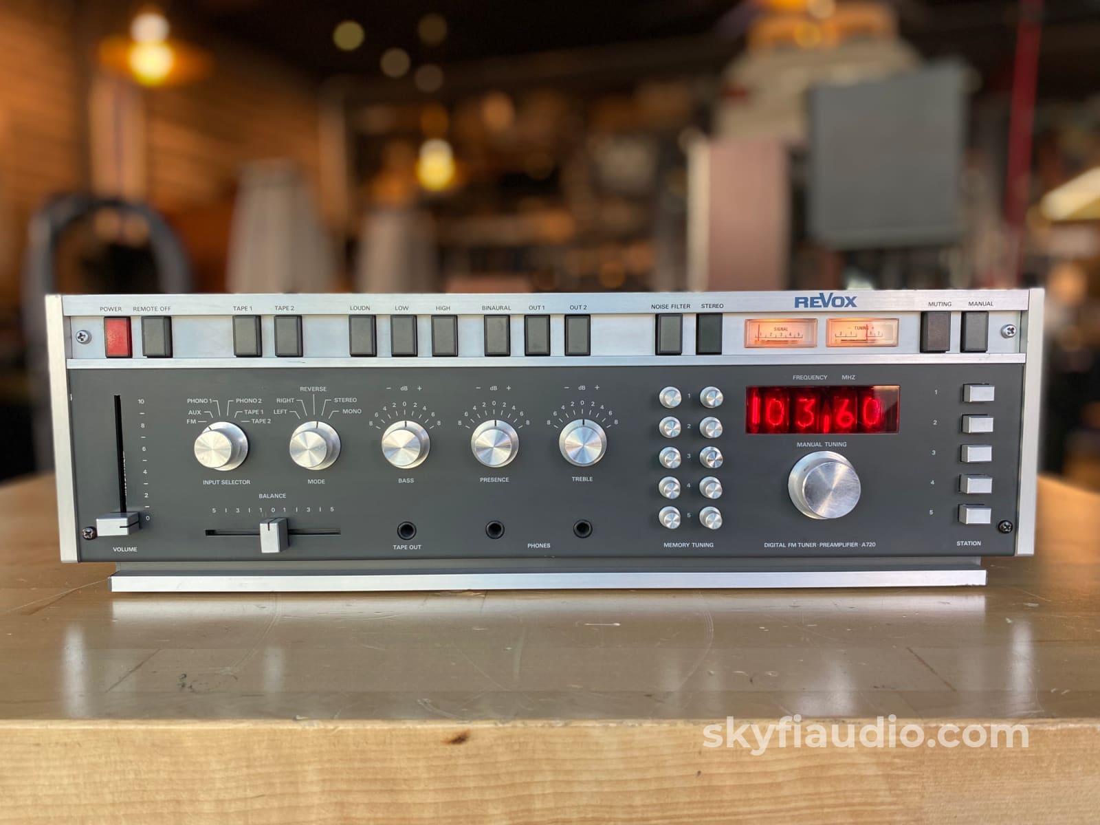 Revox A720 Preamplifier Tuner With Gorgeous Nixie Tube Display