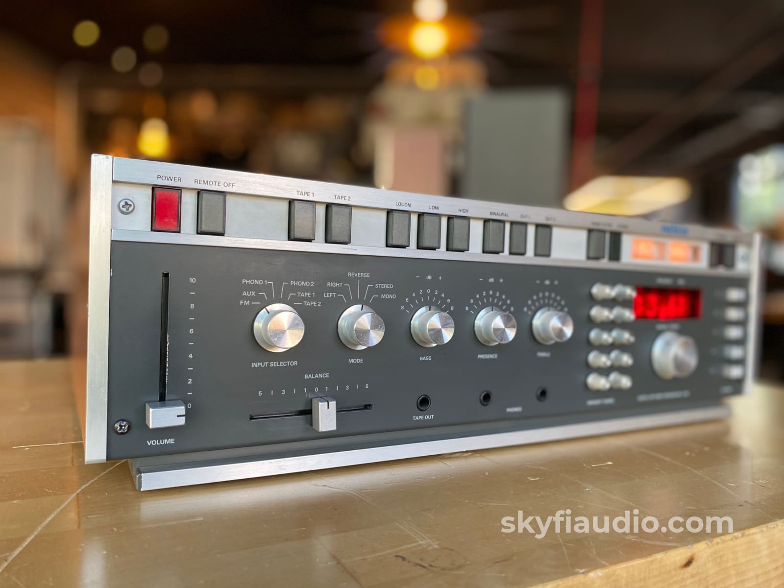 Revox A720 Preamplifier Tuner With Gorgeous Nixie Tube Display