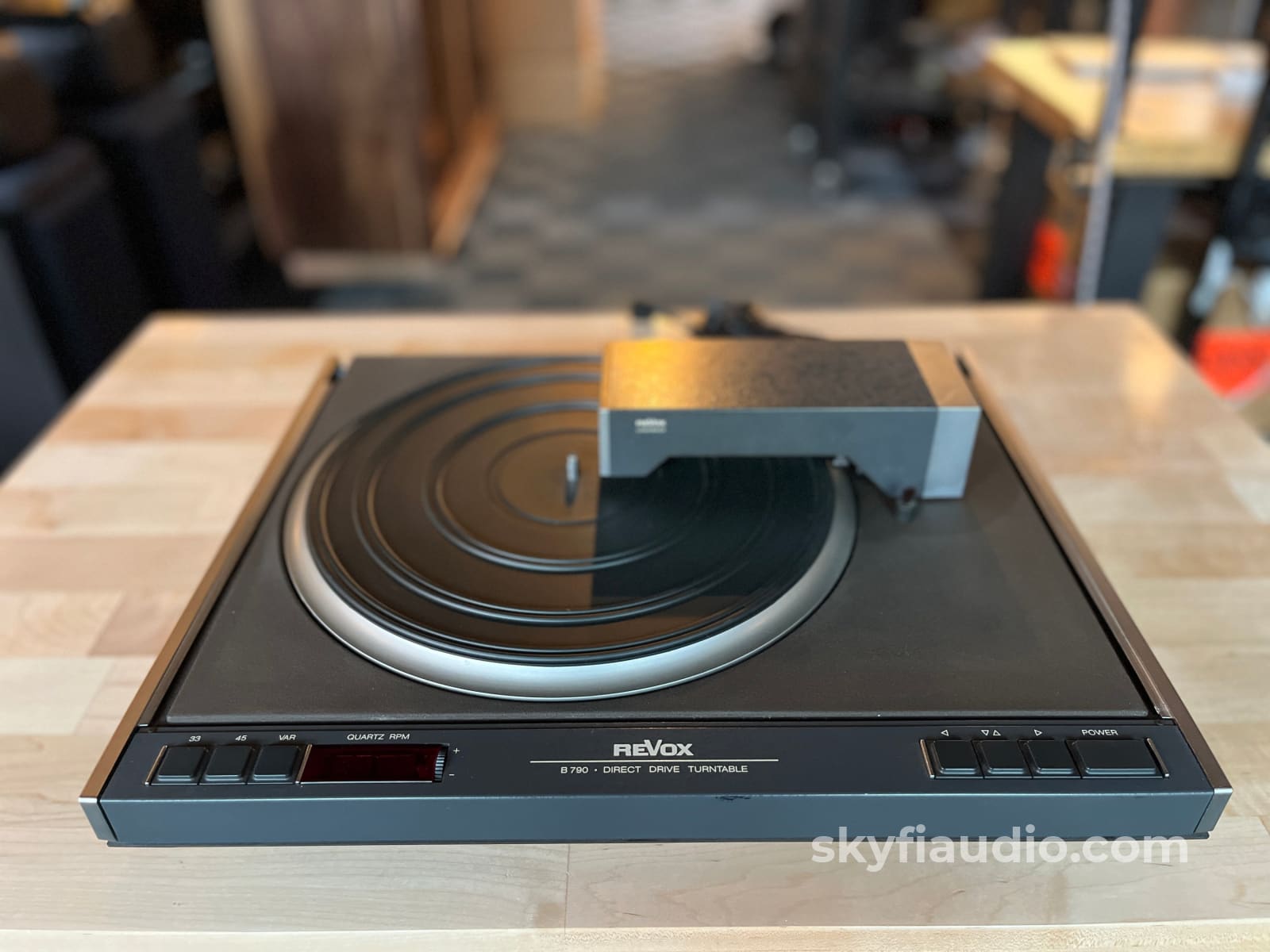 Revox B-790 Vintage Linear tracking Turntable - W/ New Grado Silver Cartridge Turntable