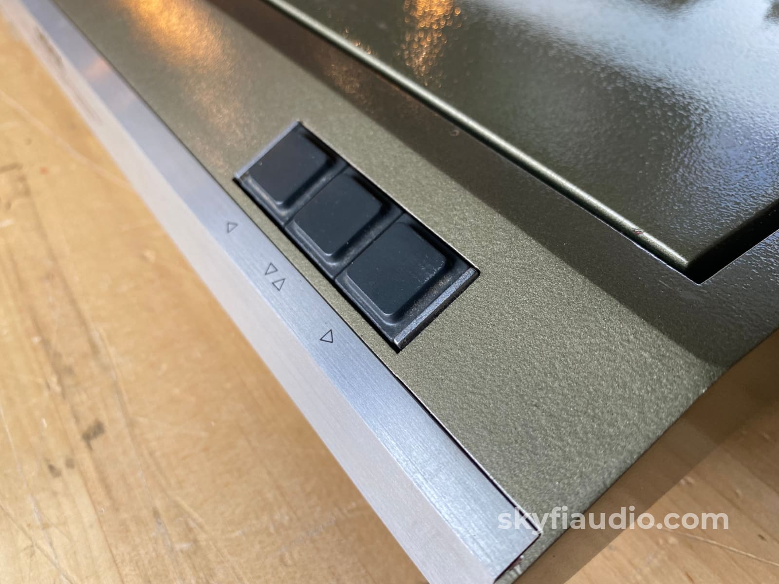 Revox B795 Tangential Tracking Semi-Automatic Turntable