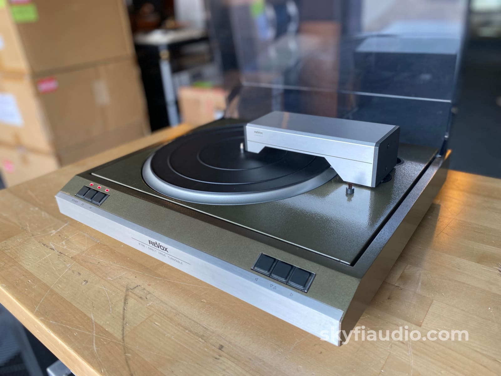 Revox B795 Tangential Tracking Semi-Automatic Turntable