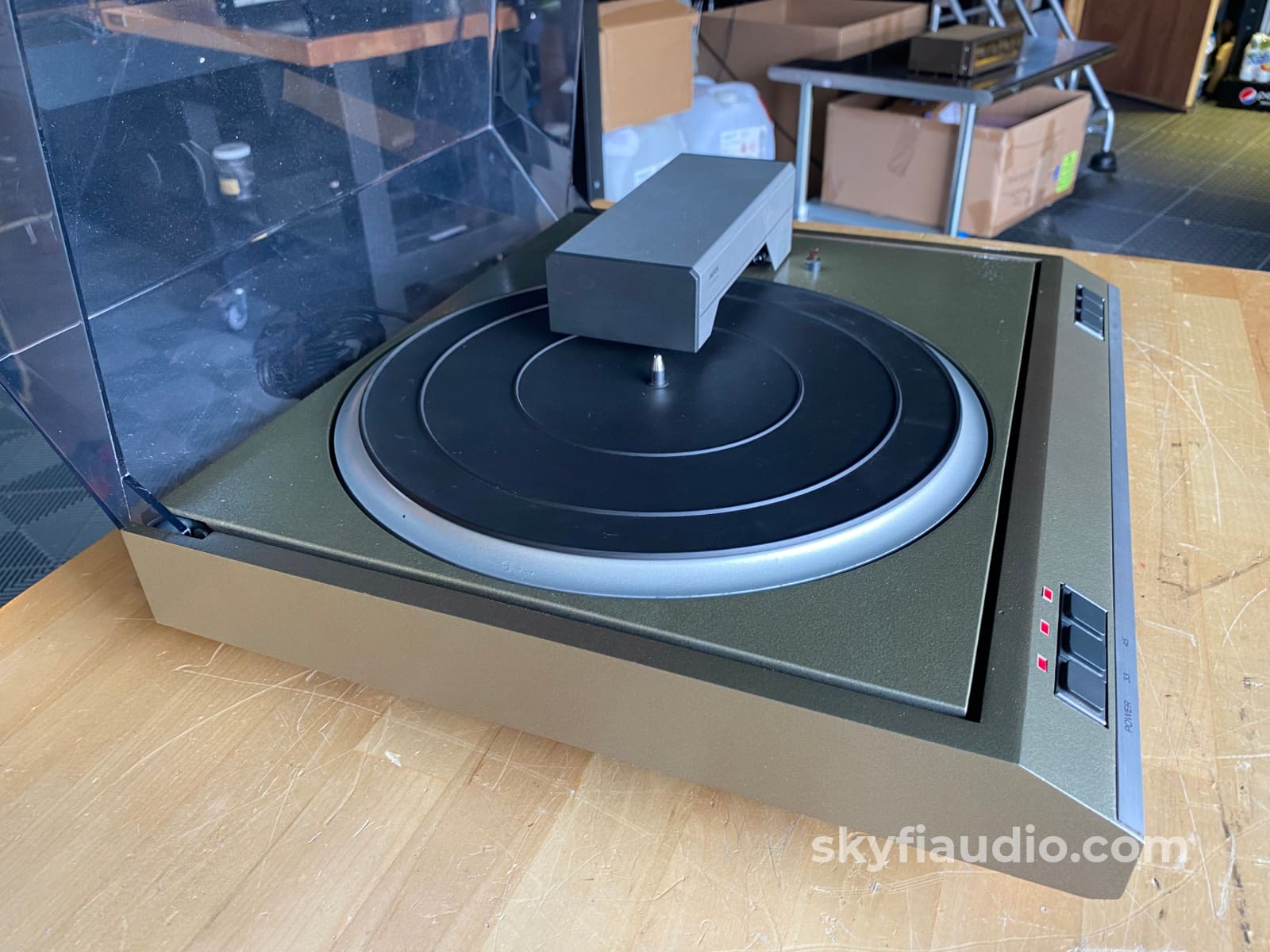 Revox B795 Tangential Tracking Semi-Automatic Turntable