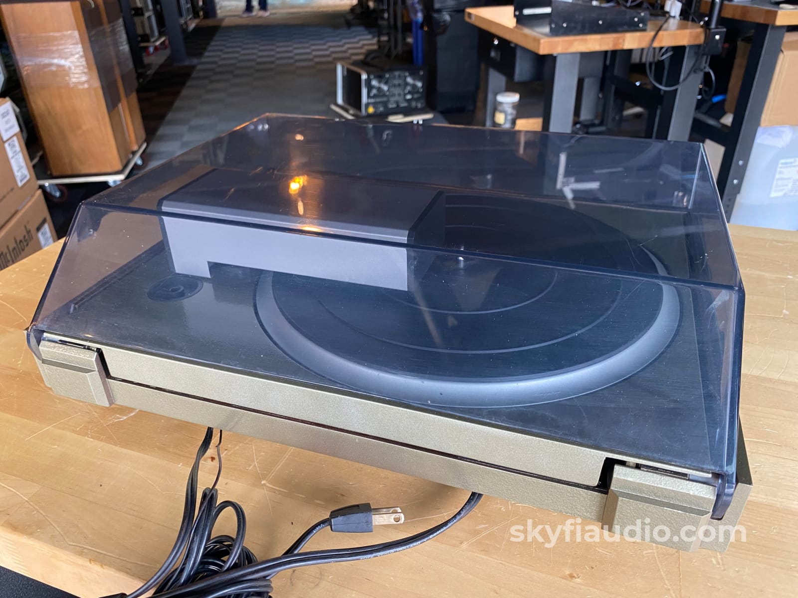 Revox B795 Tangential Tracking Semi-Automatic Turntable