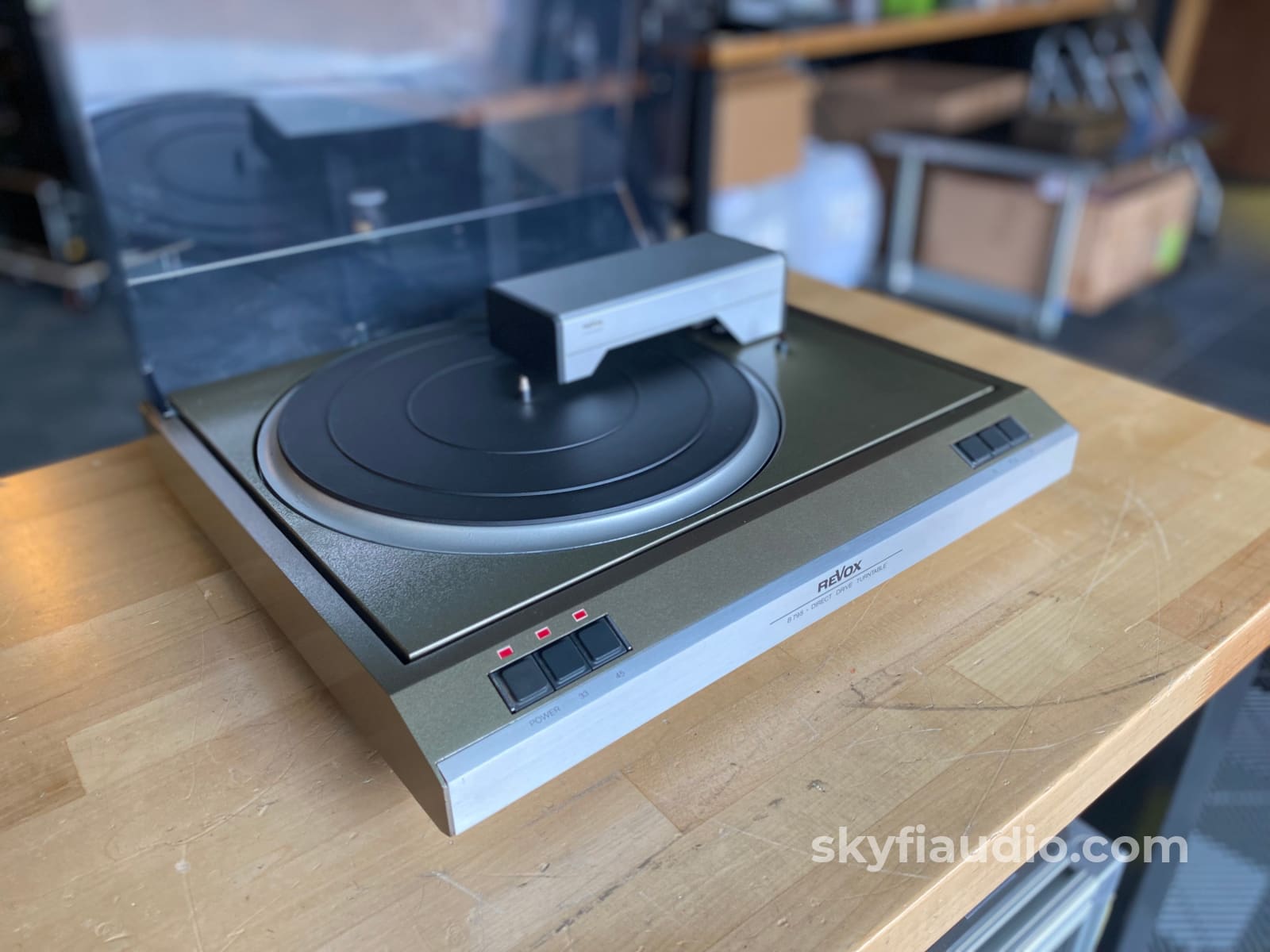 Revox B795 Tangential Tracking Semi-Automatic Turntable