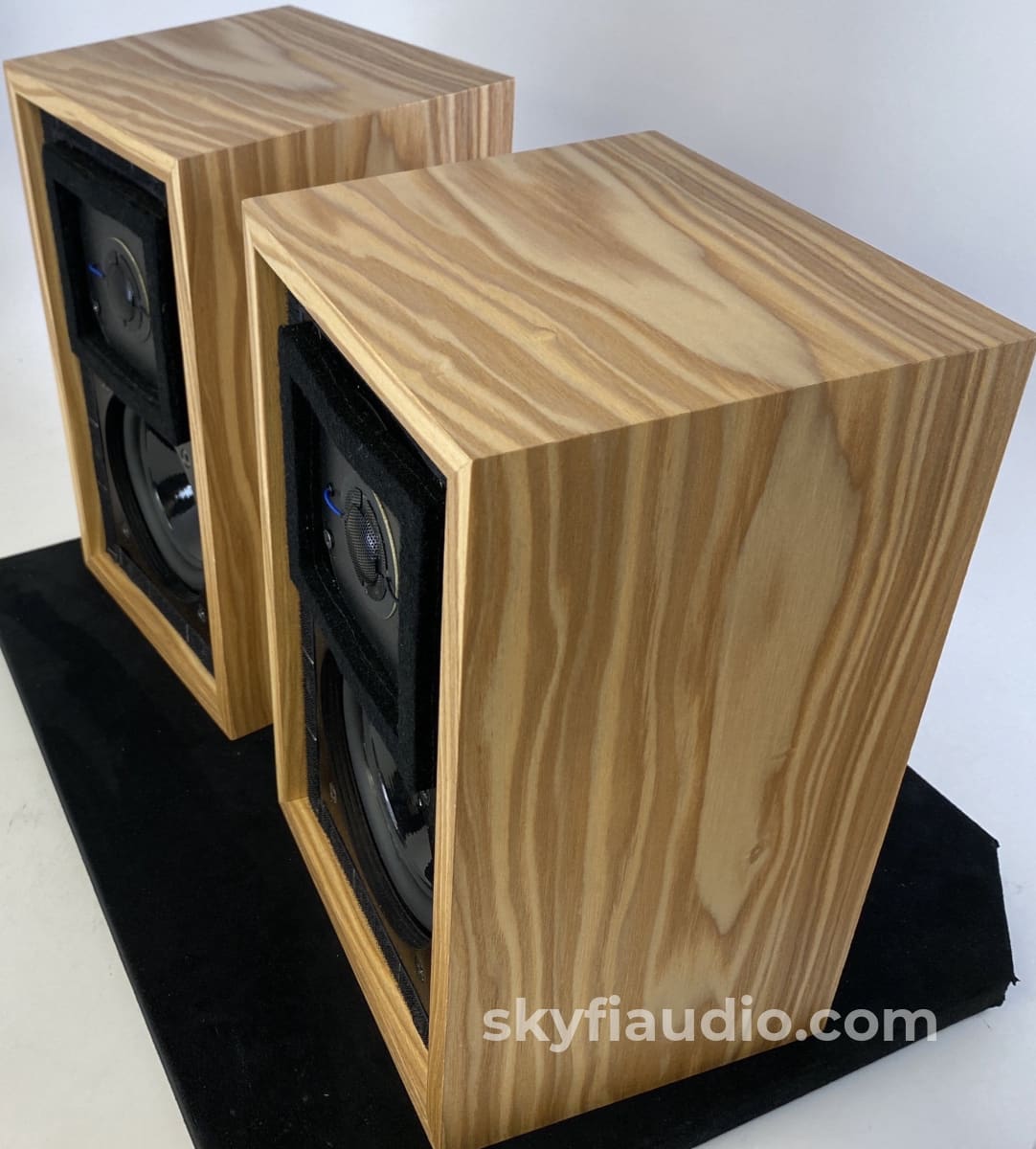 Rogers LS3/5A BBC Bookshelf Speakers - MINT Reissue - Made in the UK