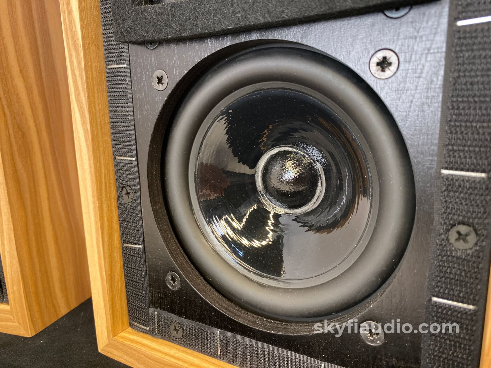 Rogers Ls3/5A Bbc Bookshelf Speakers - Mint Reissue Made In The Uk