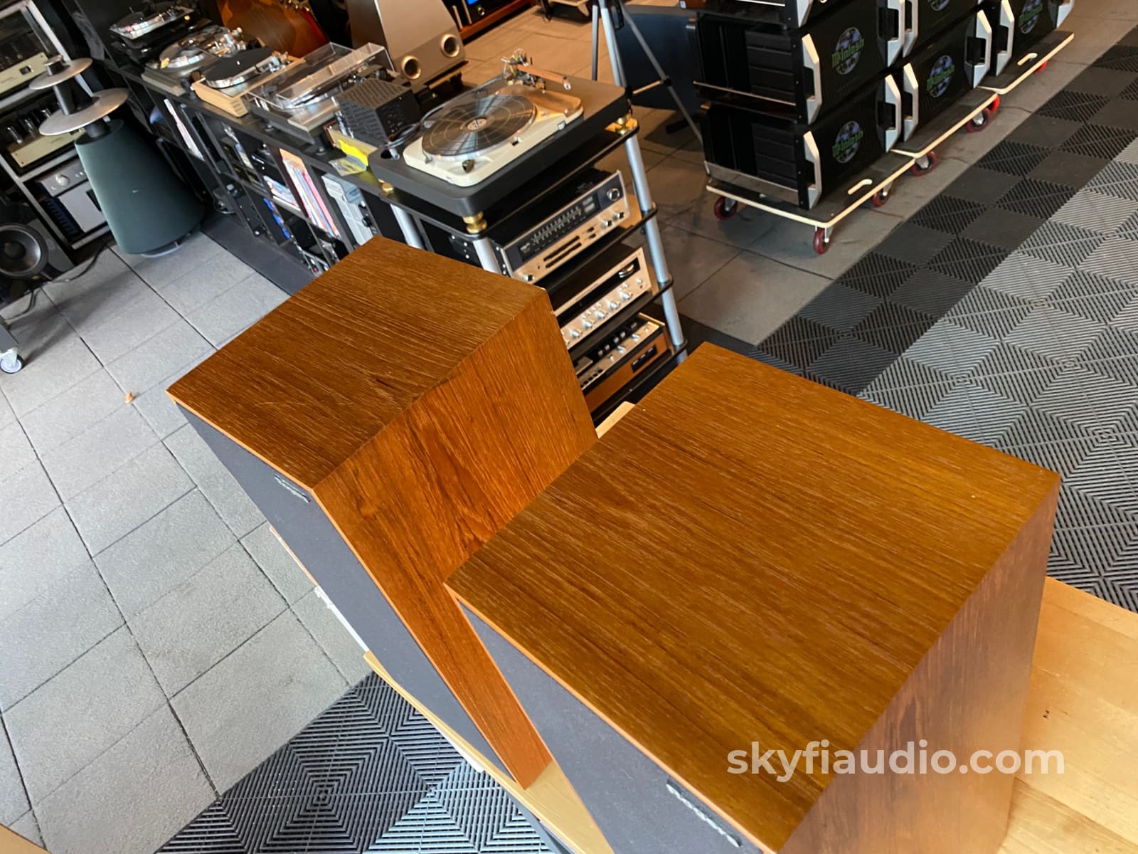 Rogers LS7 2-Way Speakers - Natural British Sound
