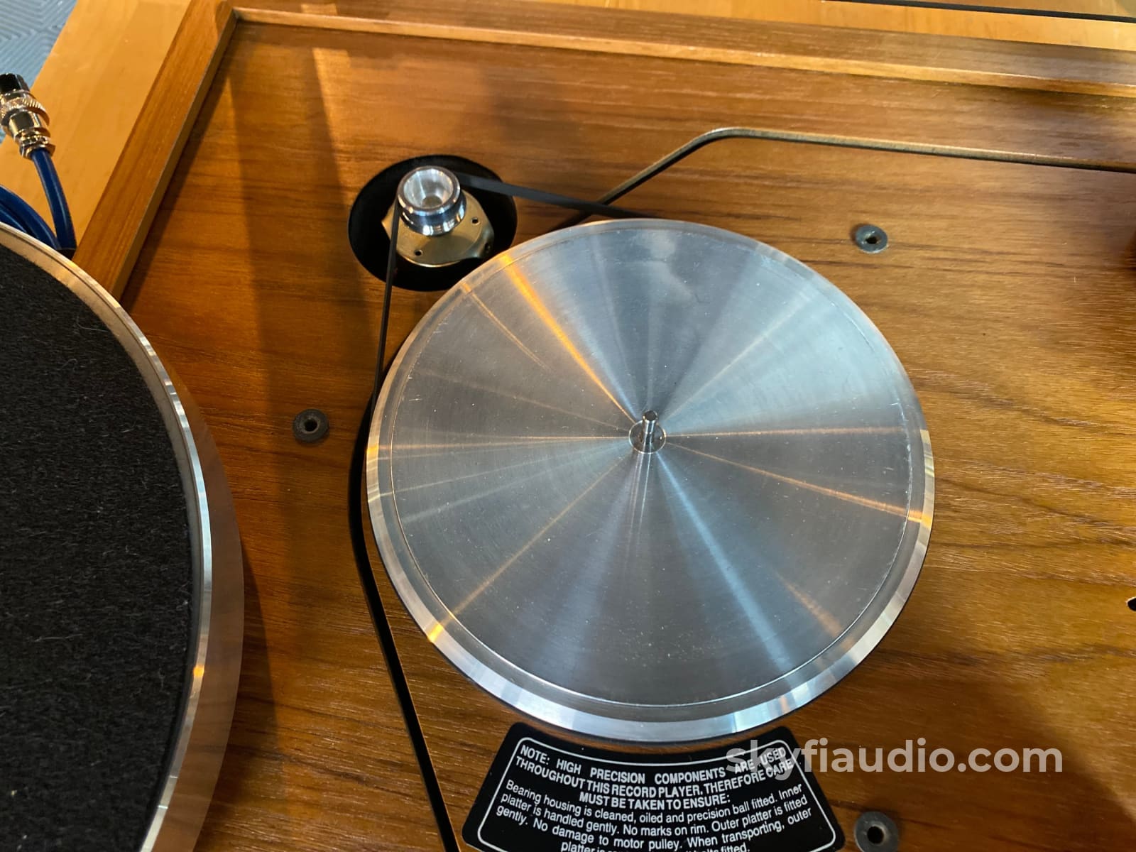 Roksan Xerxes Turntable Package With Power Stand And New Sumiko