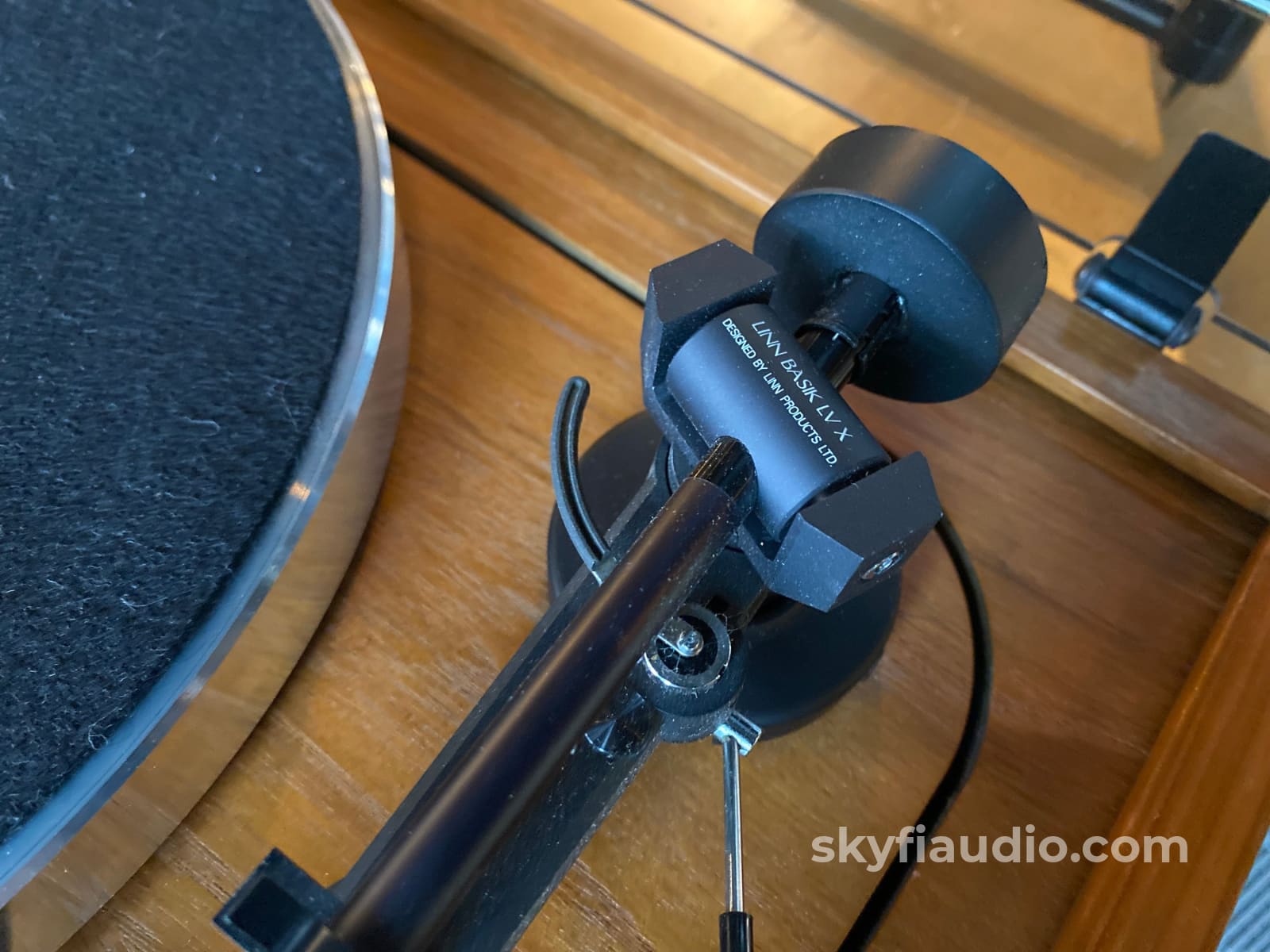 Roksan Xerxes Turntable Package With Power Stand And New Sumiko