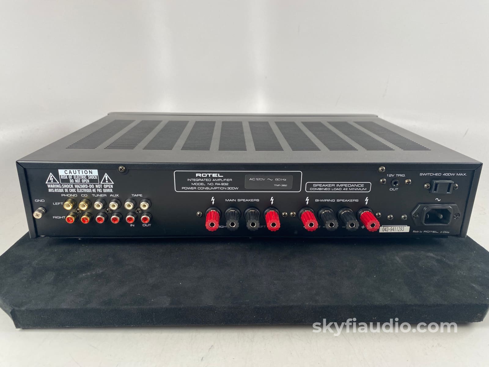 Rotel Ra-932 Integrated Amplifier With Phono