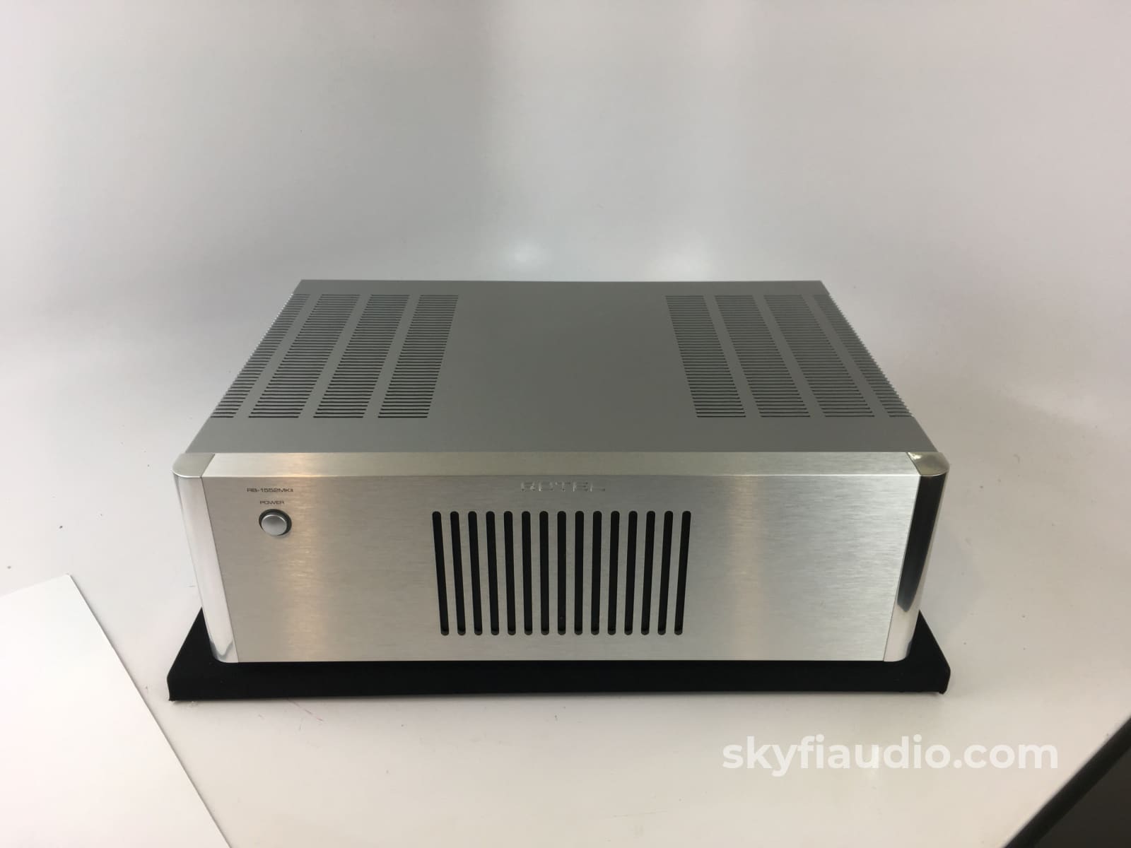 Rotel Rb-1552 Mk2 Solid State Amplifier 130W X 2