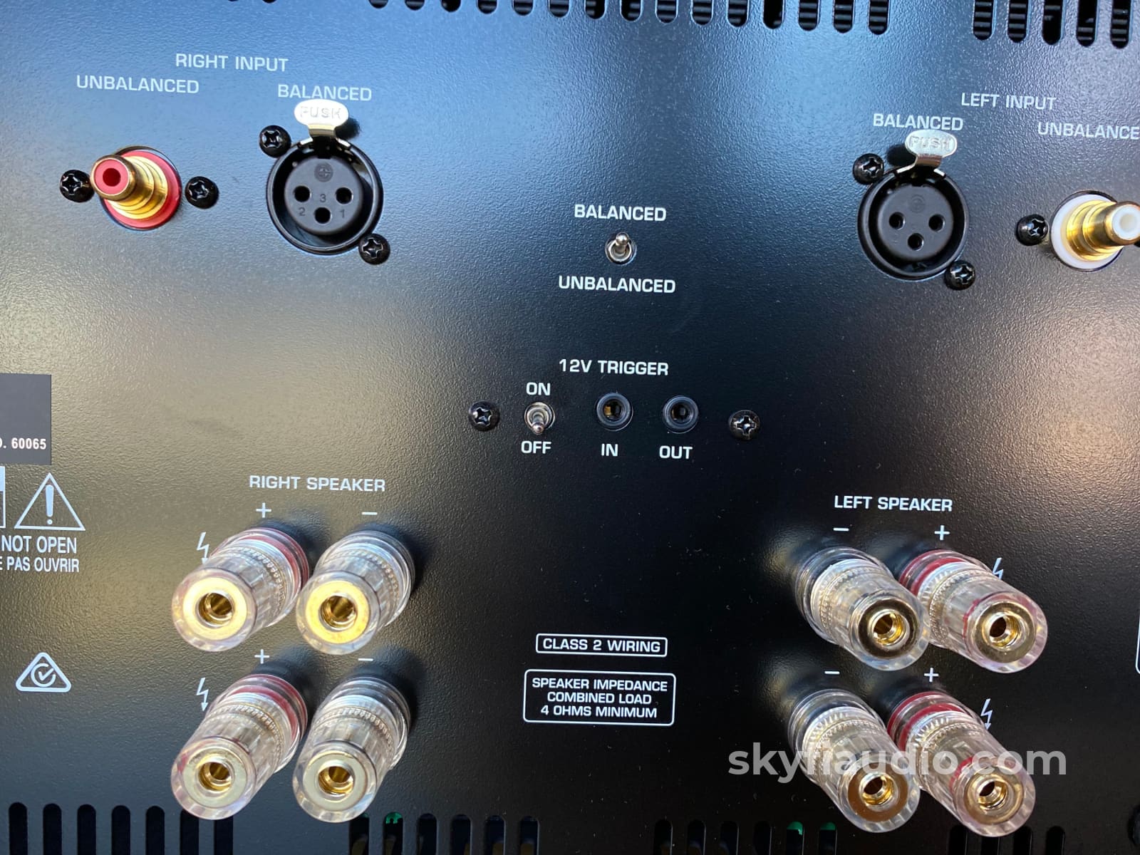 Rotel Rb-1590 Stereo Amplifier 2 X 350 Watts