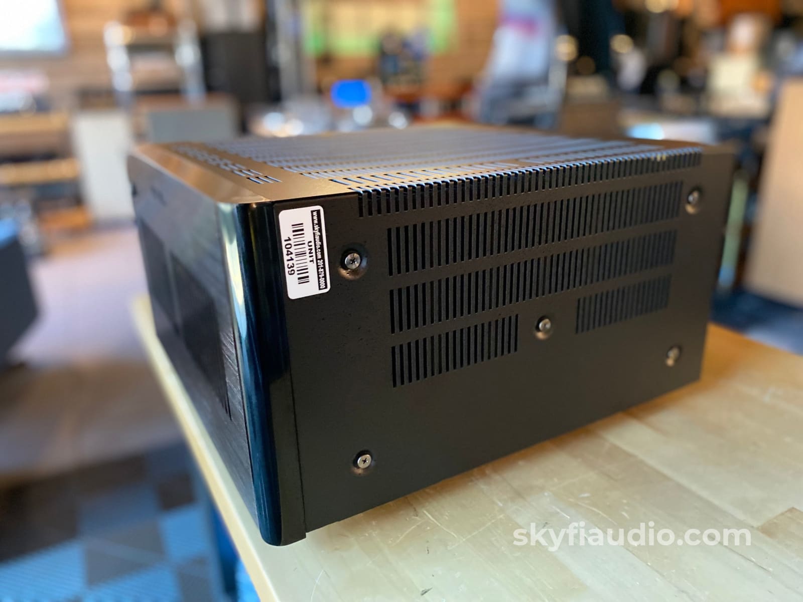 Rotel Rb-1590 Stereo Amplifier 2 X 350 Watts