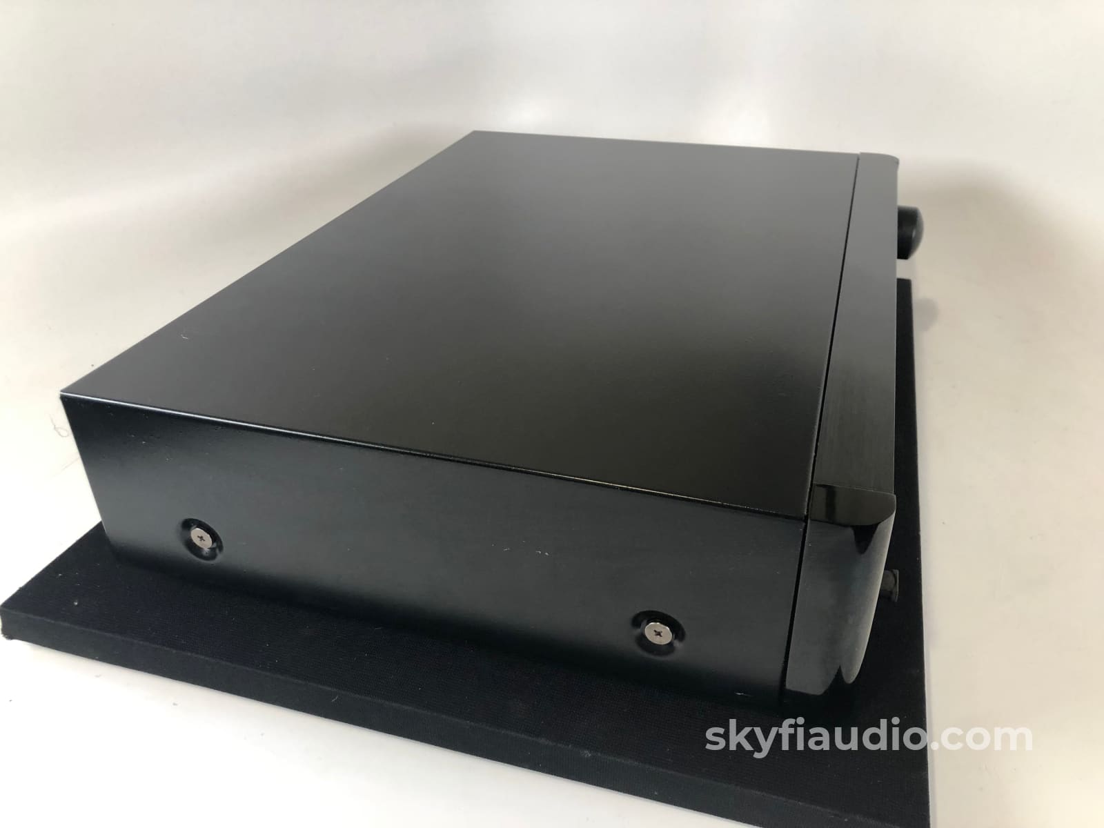 Rotel Rc-1570 Preamp/Dac With Phono Input Preamplifier
