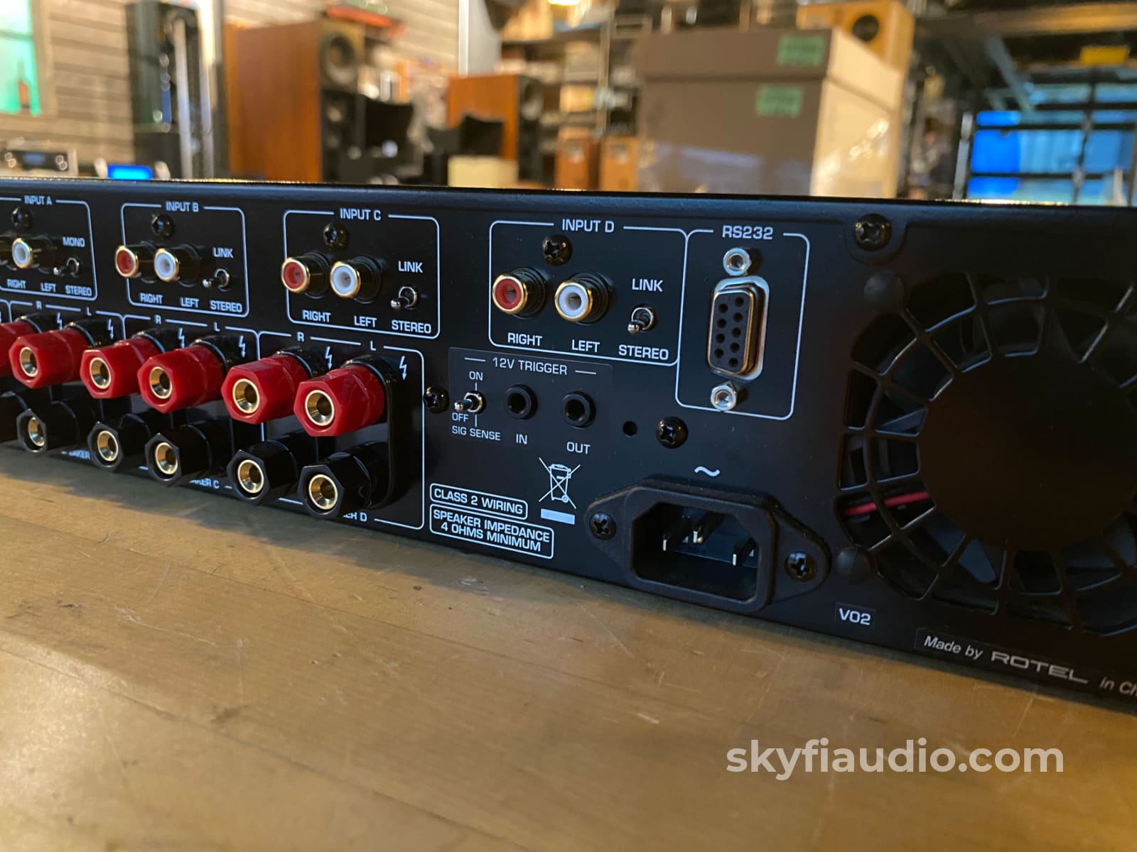 Rotel Rkb-8100 - 8X100 Channel Theater Or Multi Room Amplifier