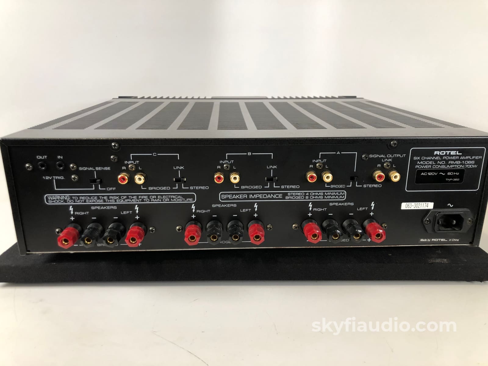 Rotel Rmb-1066 Six Channel Solid State Amplifier