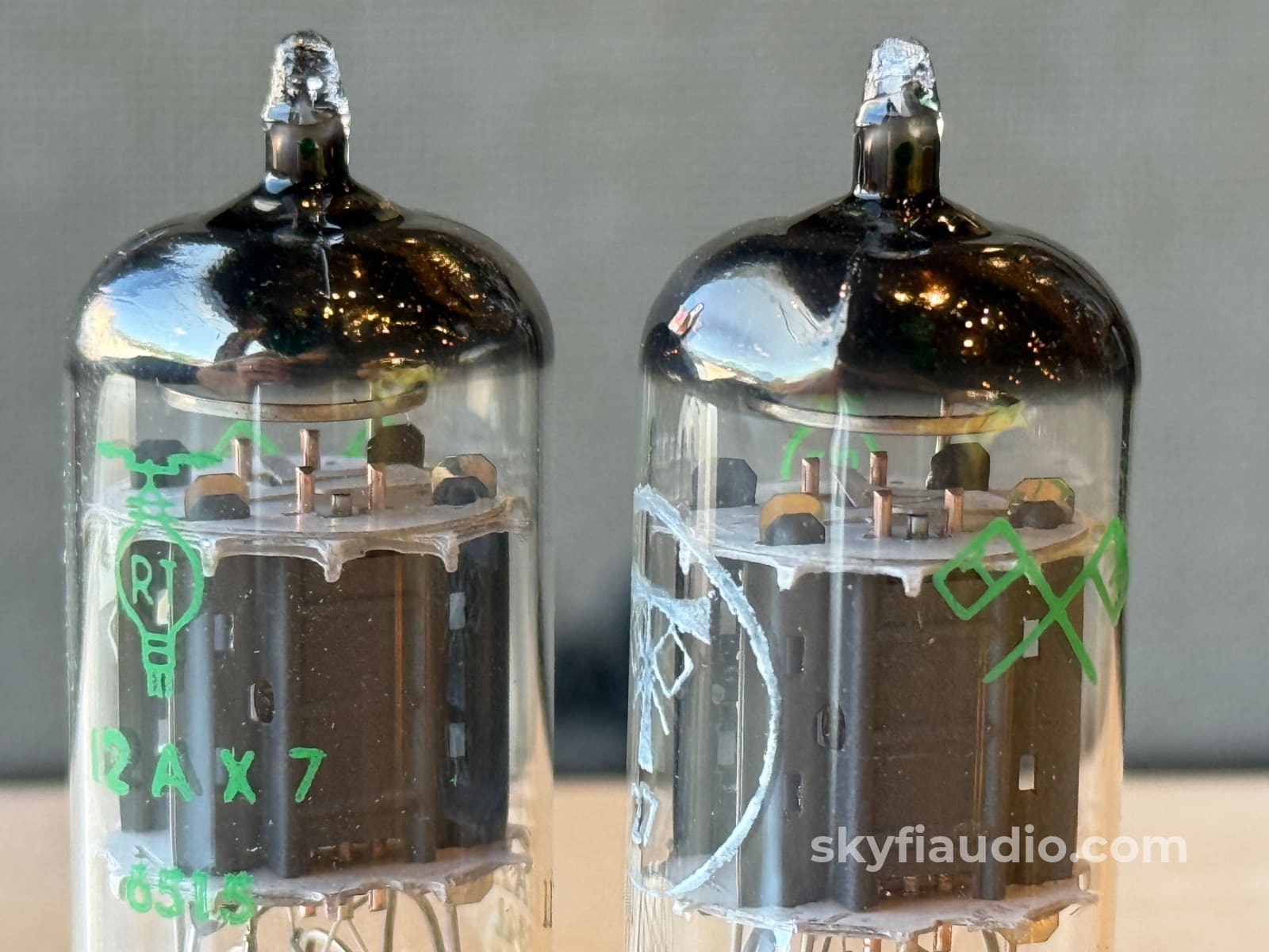 RT La Radiotechnique 12AX7 Pair - Balanced Triodes - Made in France Accessory