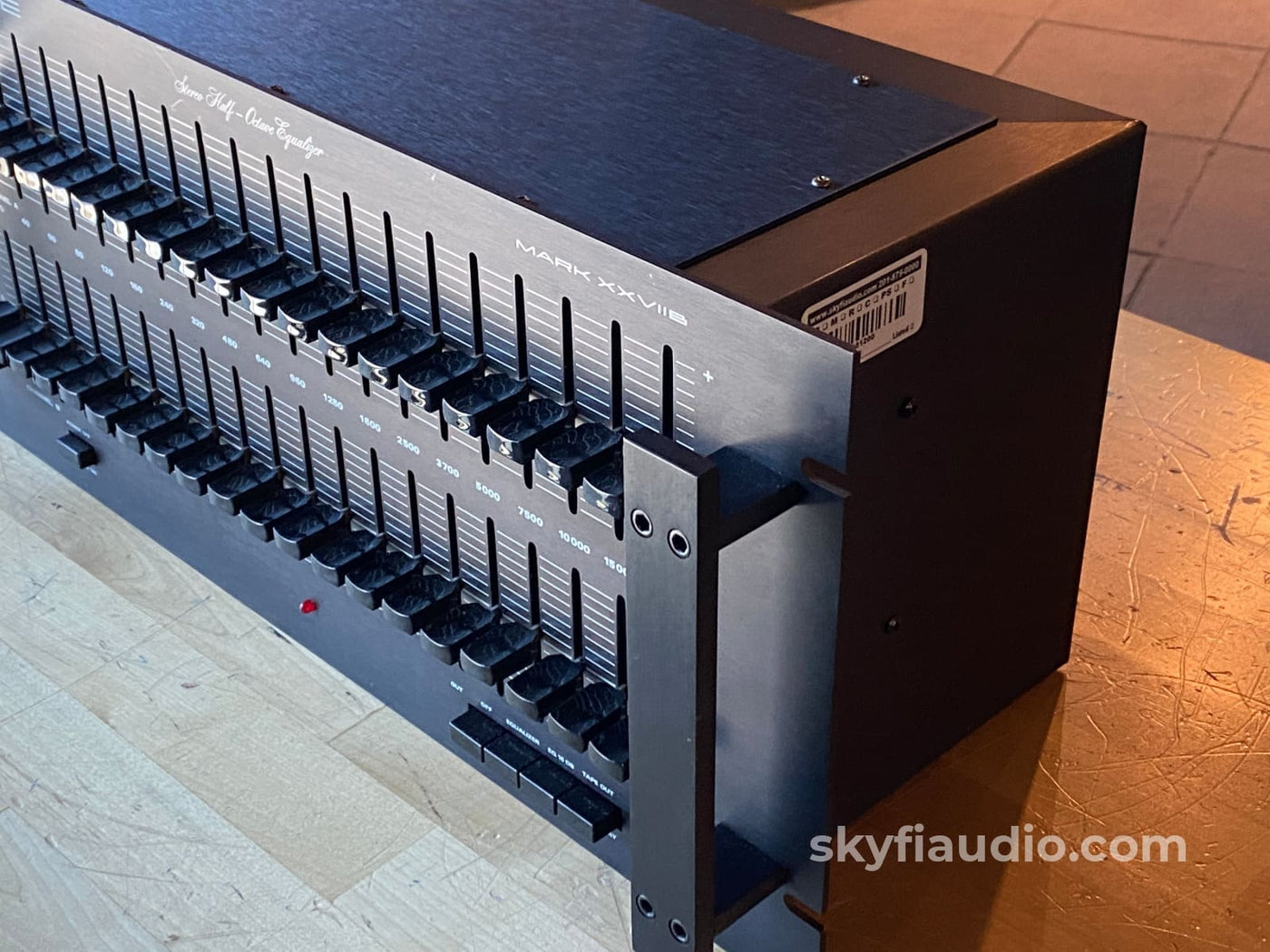 SAE 2700B Stereo Half Octave Equalizer Rack Mount