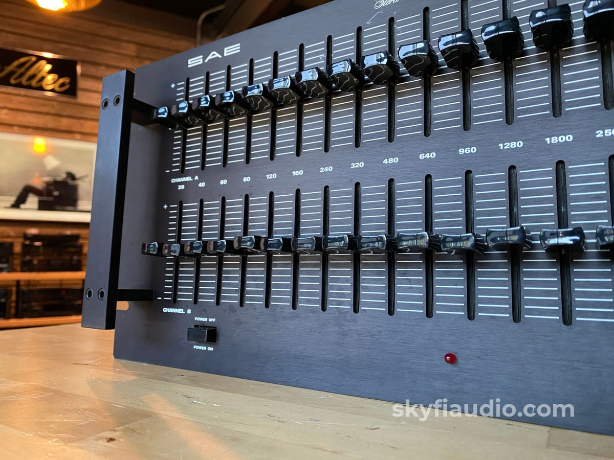 Sae 2700B Stereo Half Octave Equalizer - Rack Mount Accessory