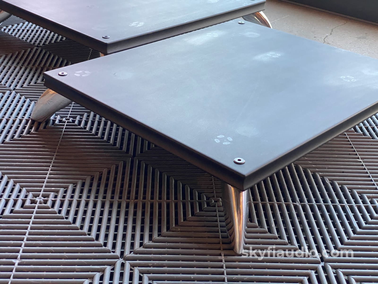 Salamander Designs Synergy Amplifier Stands (Pair) Great For Mcintosh Amplifiers! Accessory