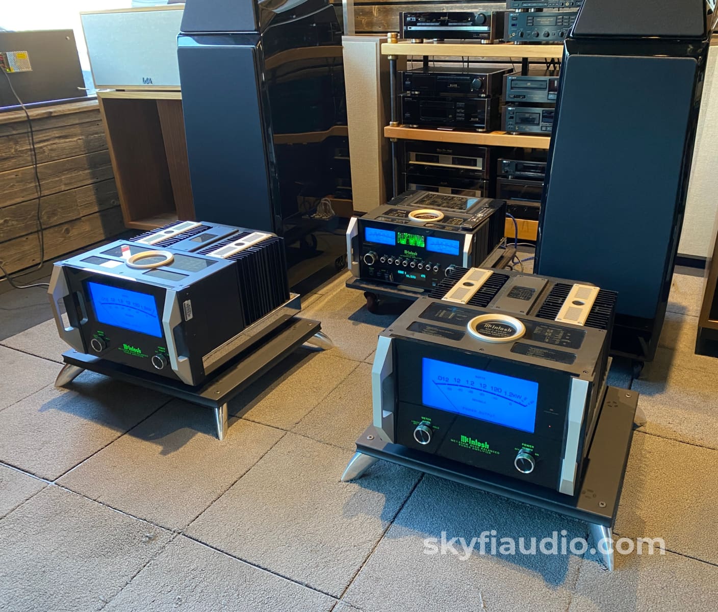 Salamander Designs Synergy Amplifier Stands (Pair) Great For Mcintosh Amplifiers! Accessory