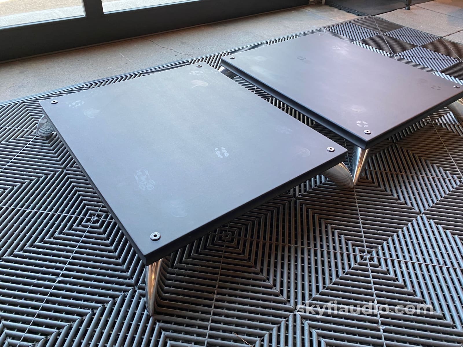 Salamander Designs Synergy Amplifier Stands (Pair) Great For Mcintosh Amplifiers! Accessory