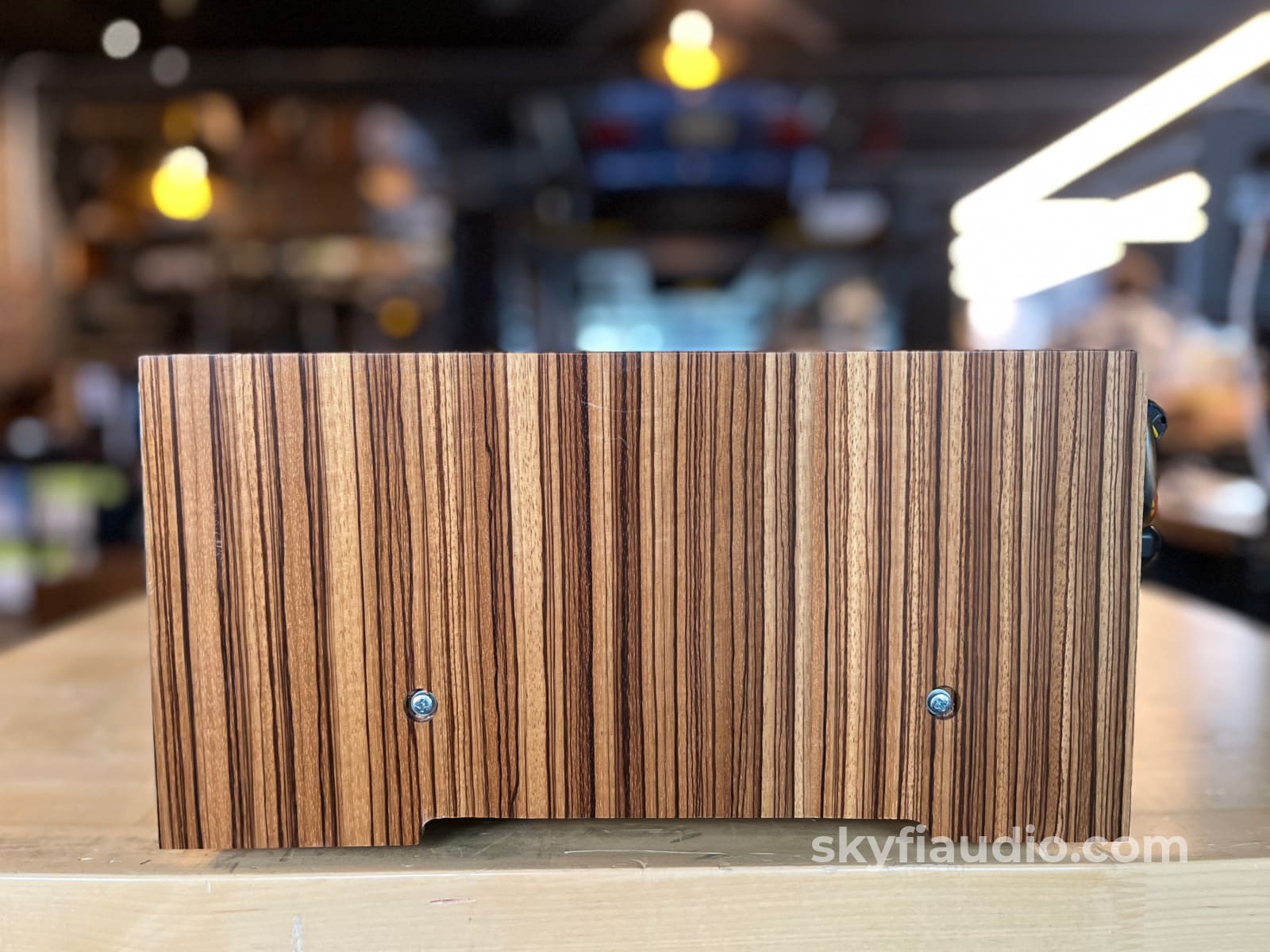 Sansui 9090DB Stereo Receiver w/Zebra Wood Cabinet