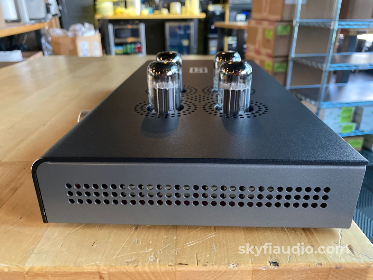 Schitt Audio Freya + Tube Preamp With Remote Preamplifier