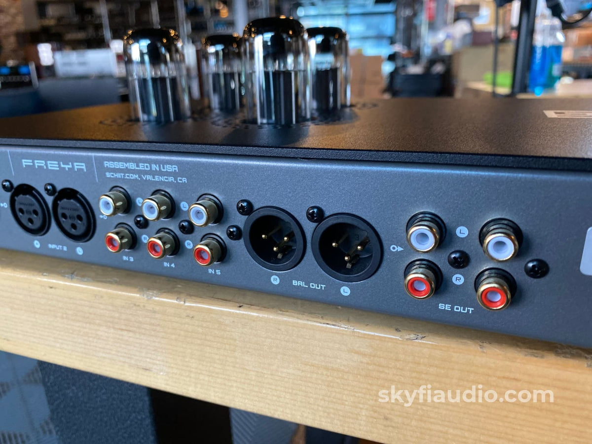 Schitt Audio Freya + Tube Preamp With Remote Preamplifier
