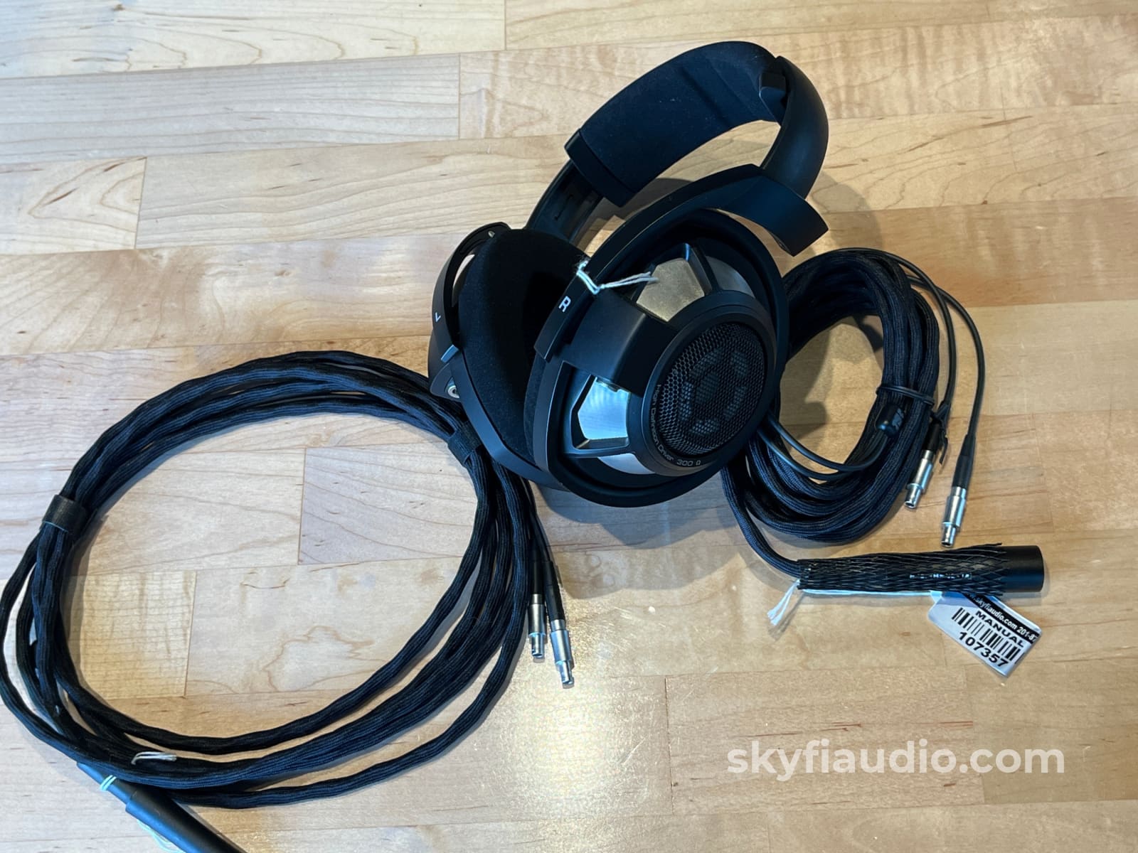 Sennheiser HD 800 Reference Open Back Headphones Headphones