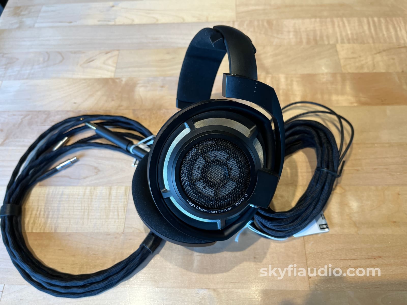 Sennheiser HD 800 Reference Open Back Headphones Headphones