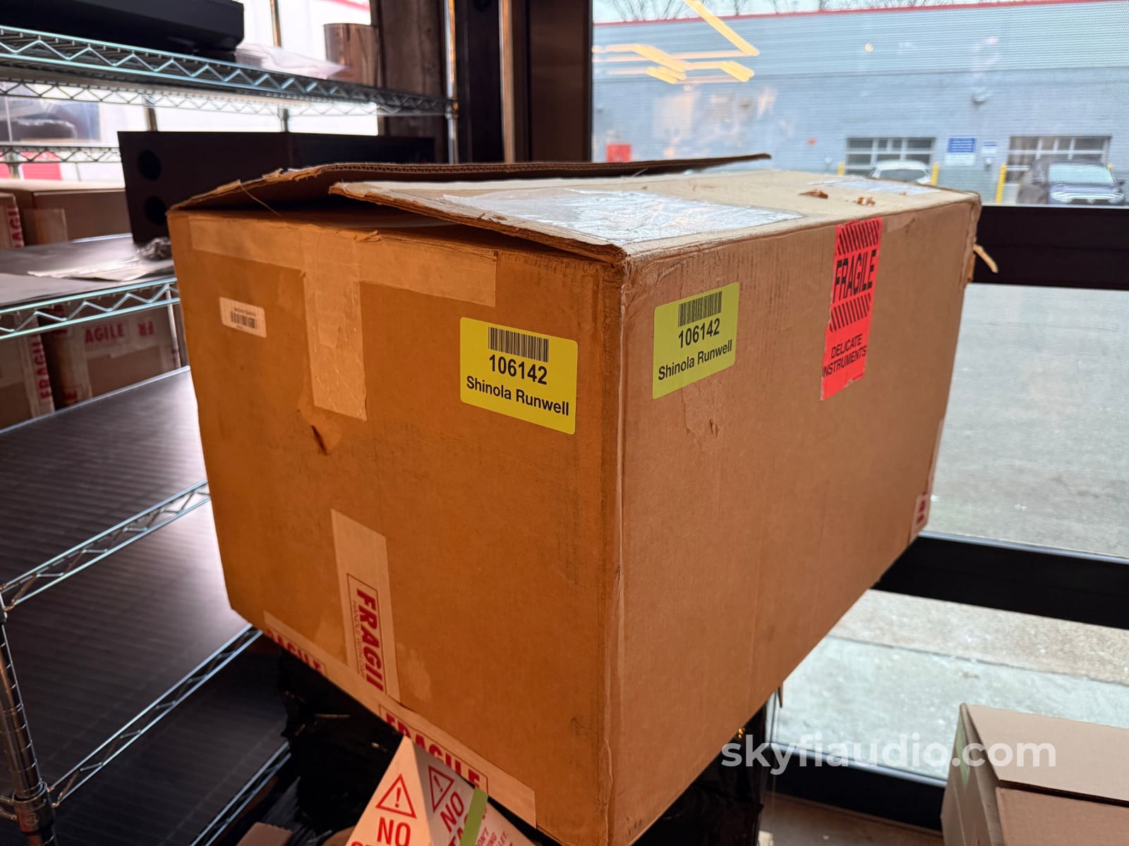 Shinola Runwell Turntable (White Oak) Turntable