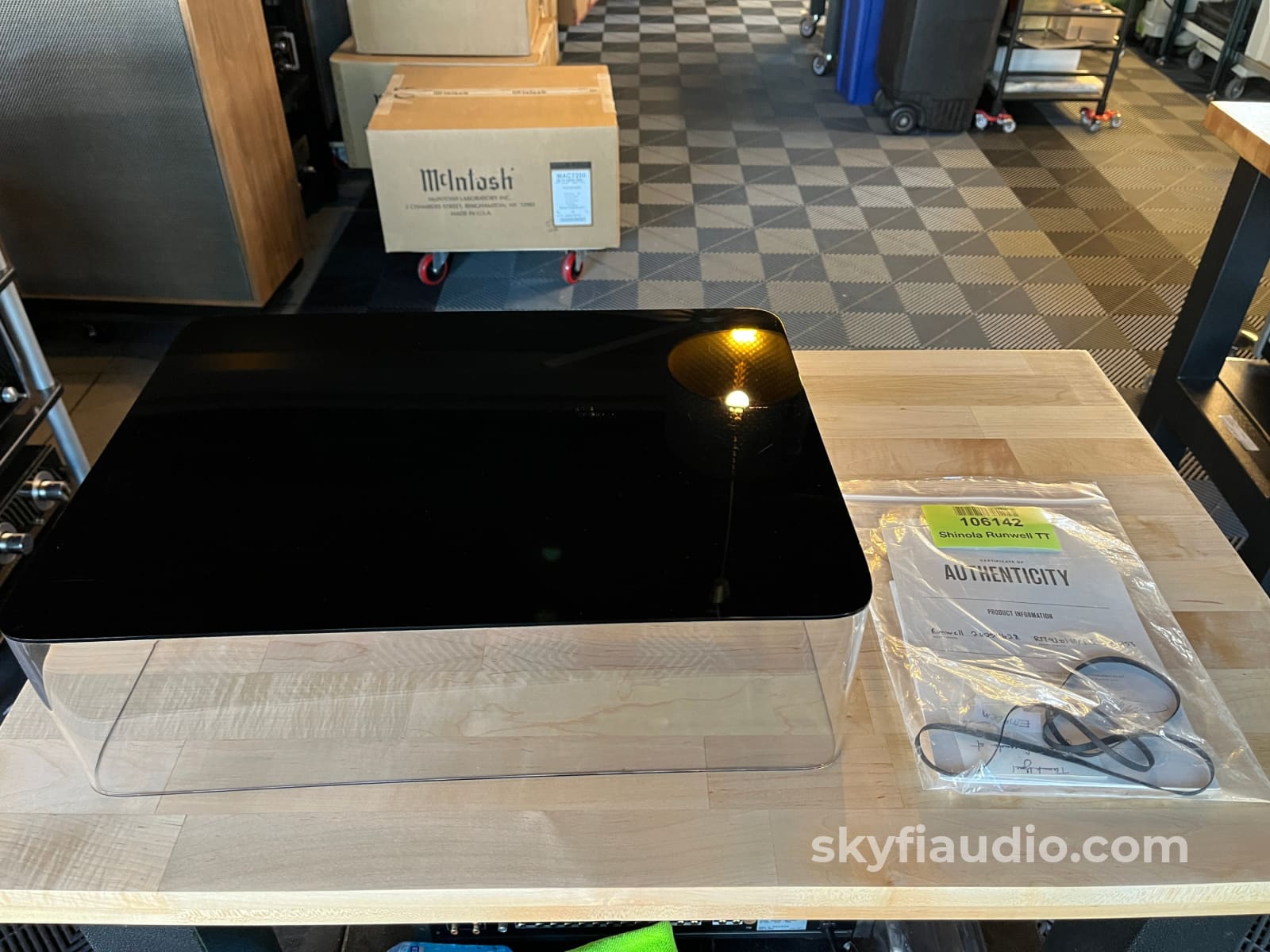 Shinola Runwell Turntable (White Oak) Turntable