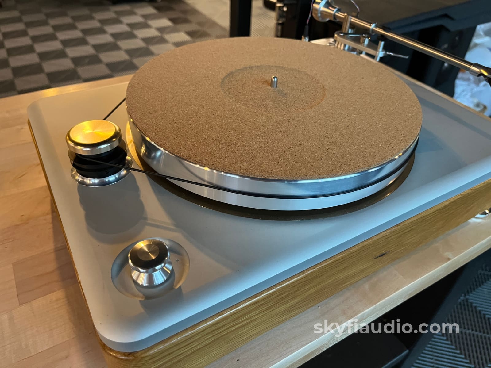 Shinola Runwell Turntable (White Oak) Turntable
