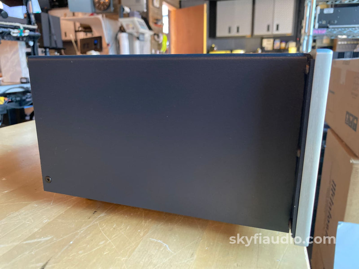 Shunyata Hyda V-Ray Power Conditioner