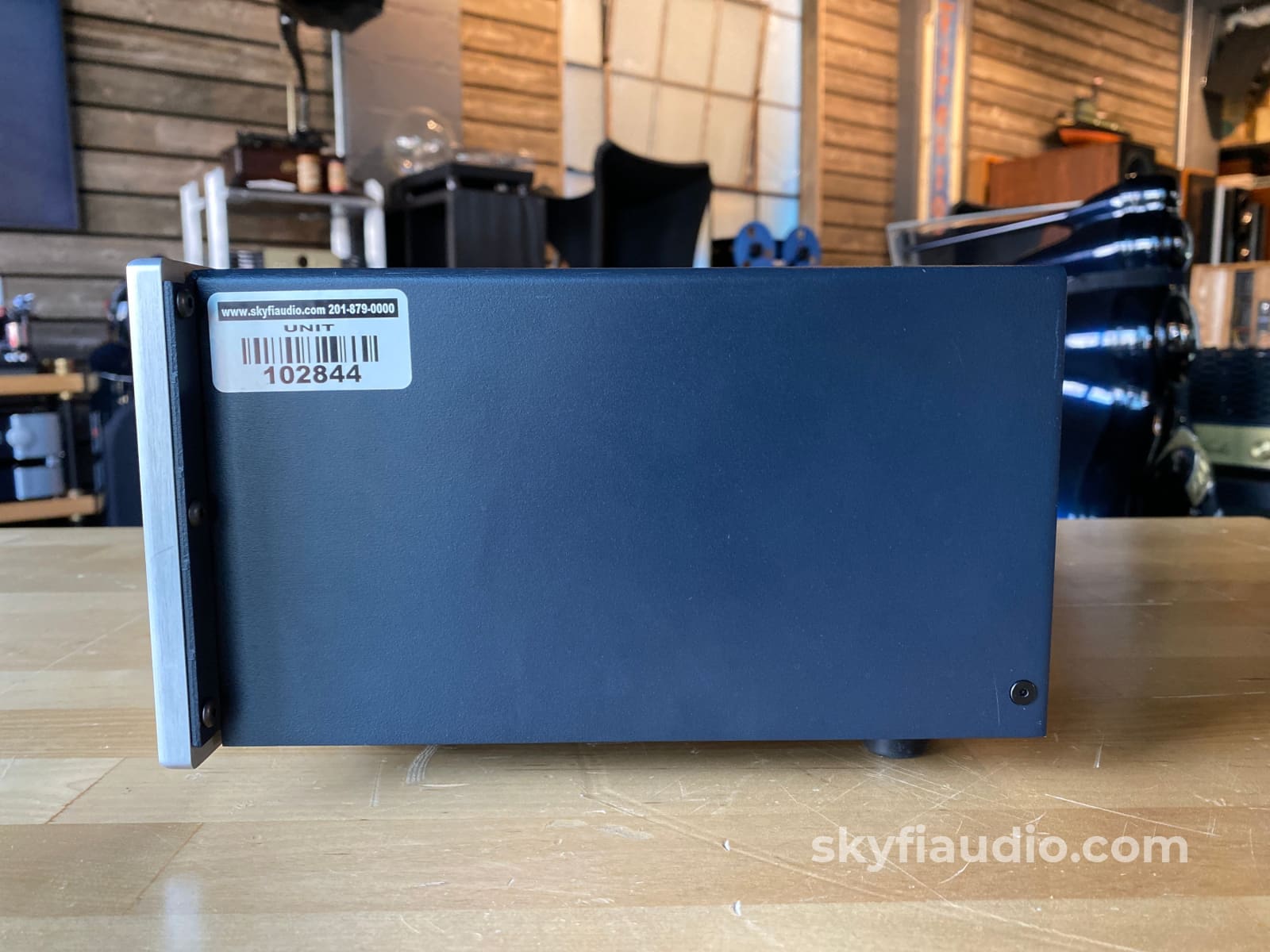 Shunyata Hydra V-Ray Power Conditioner