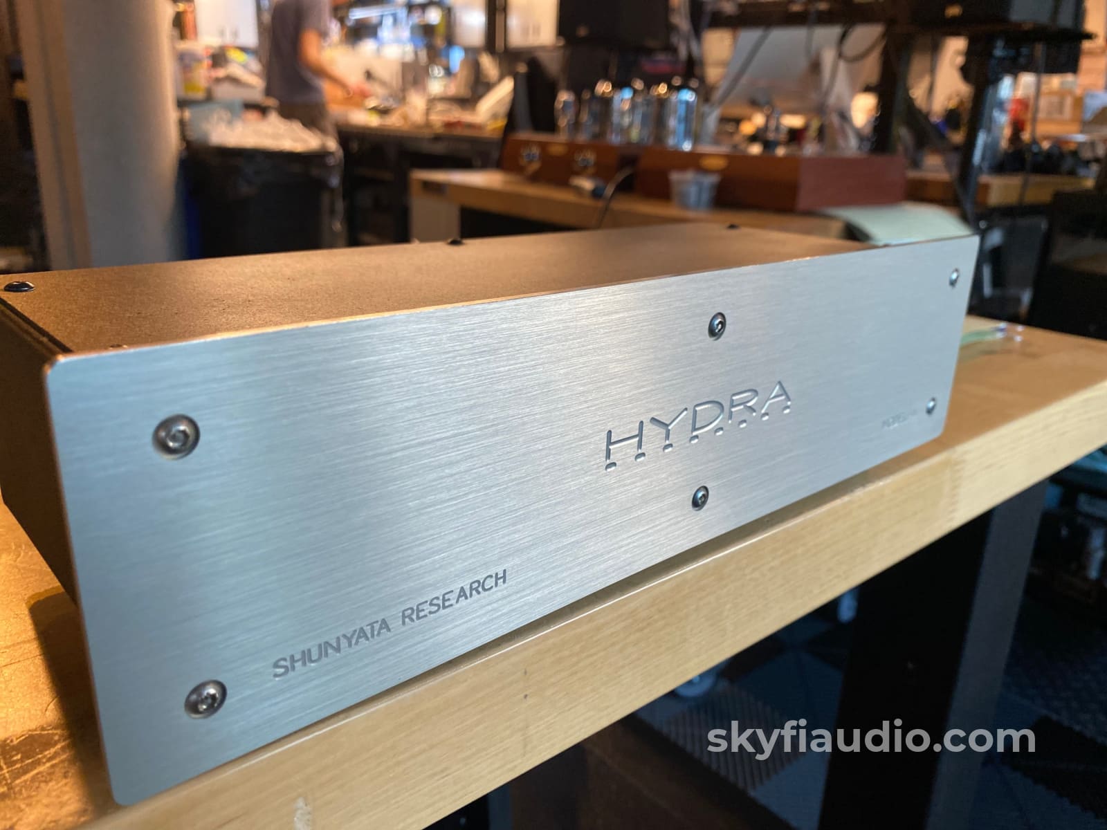 Shunyata Research Hydra Model-4 Power Conditioner W/ 6Ft Diamondback Cable