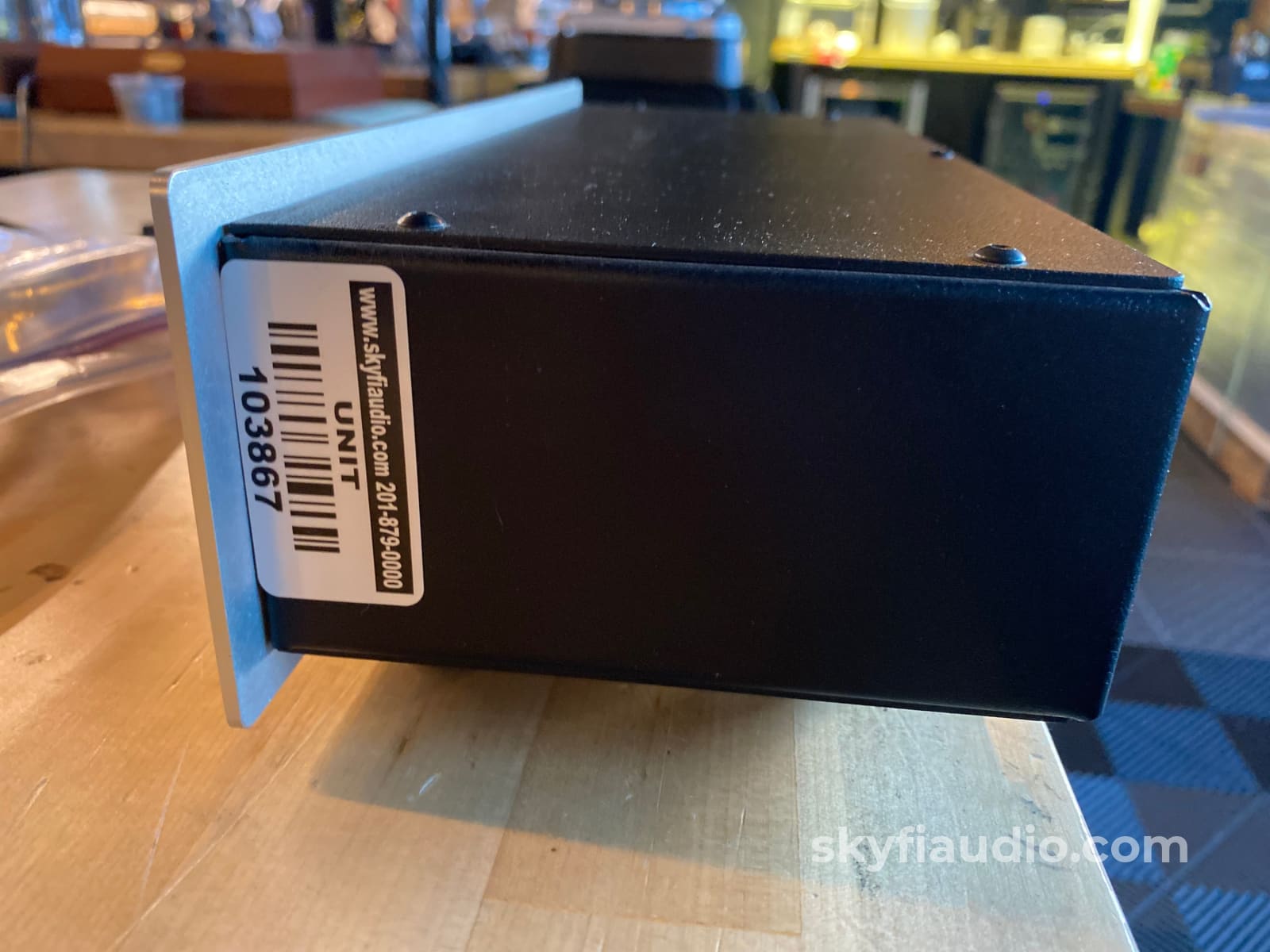 Shunyata Research Hydra Model-4 Power Conditioner W/ 6Ft Diamondback Cable