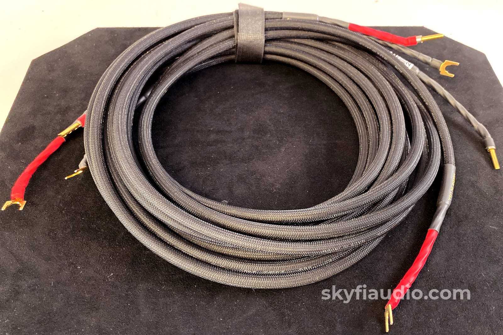 Signal Cable Speaker With Banana And Spade Terminations - 9 Cables